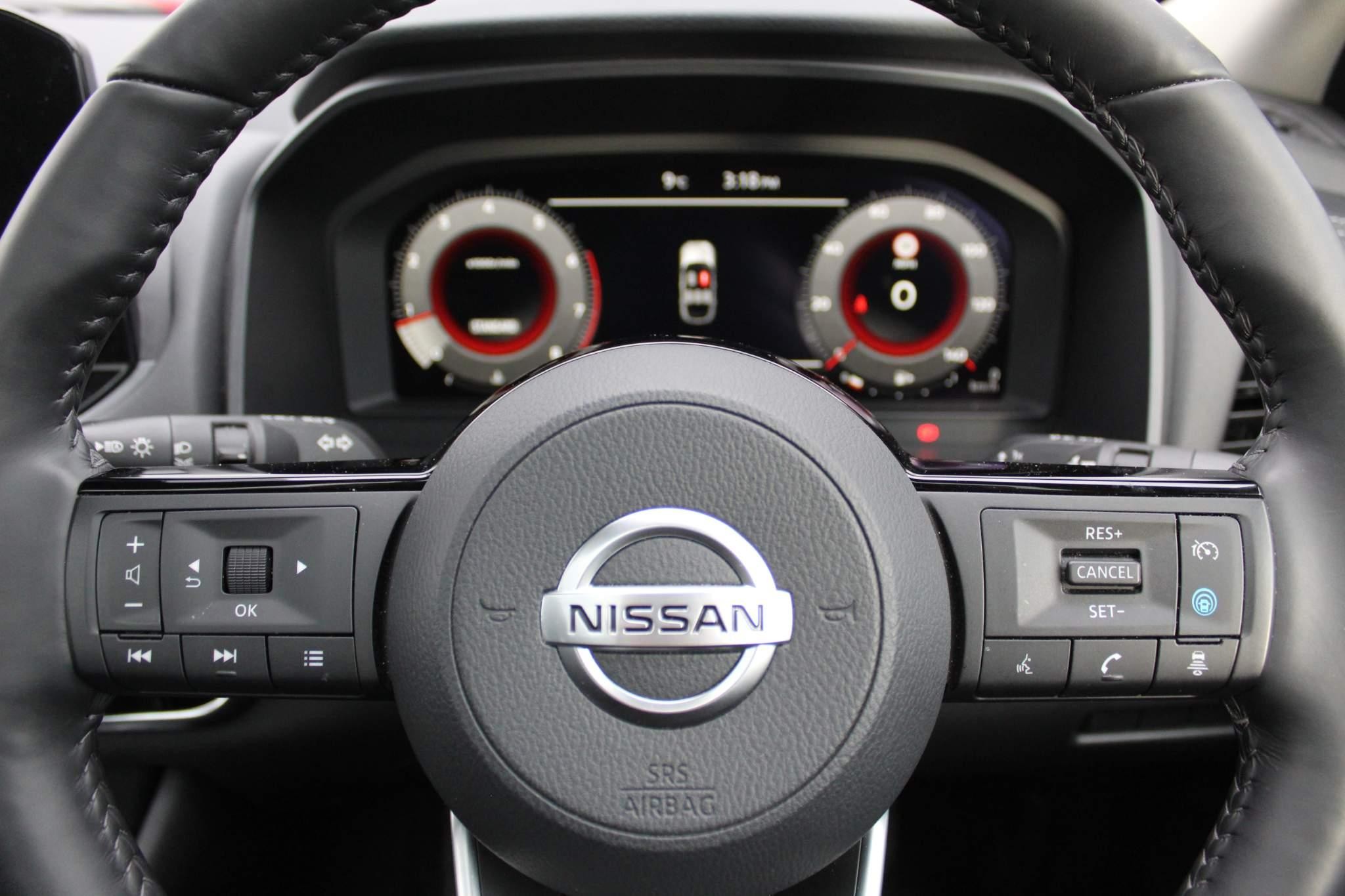Nissan Qashqai 1.3 DIG-T MHEV Premiere Edition SUV 5dr Petrol Hybrid Manual Euro 6 (s/s) (140 ps) (MH21JXC) image 14