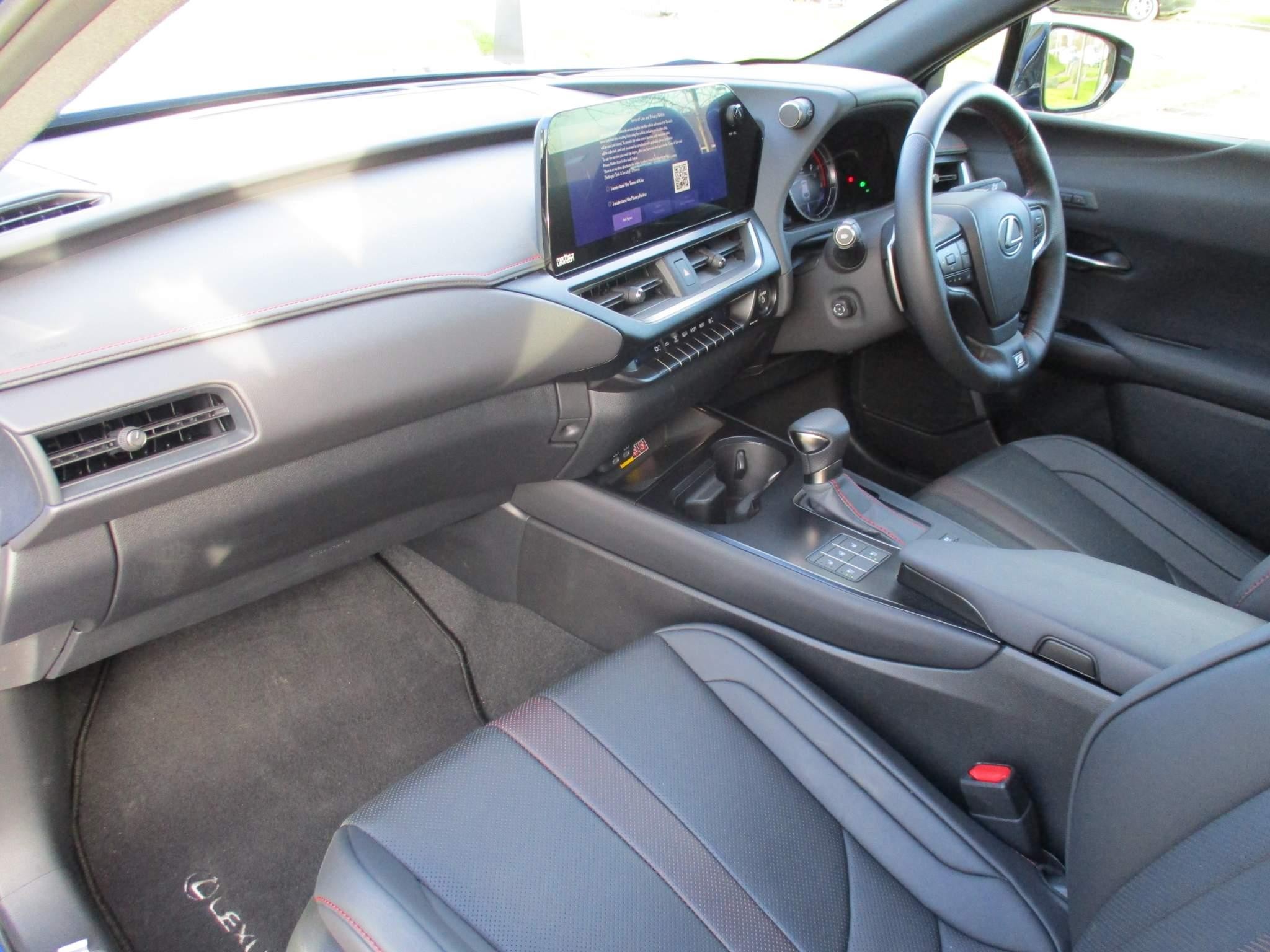 Lexus UX 2.0 250h F Sport (Premium Plus) E-CVT E-FOUR Euro 6 (s/s) 5dr (Sunroof) (NU73HKT) image 12