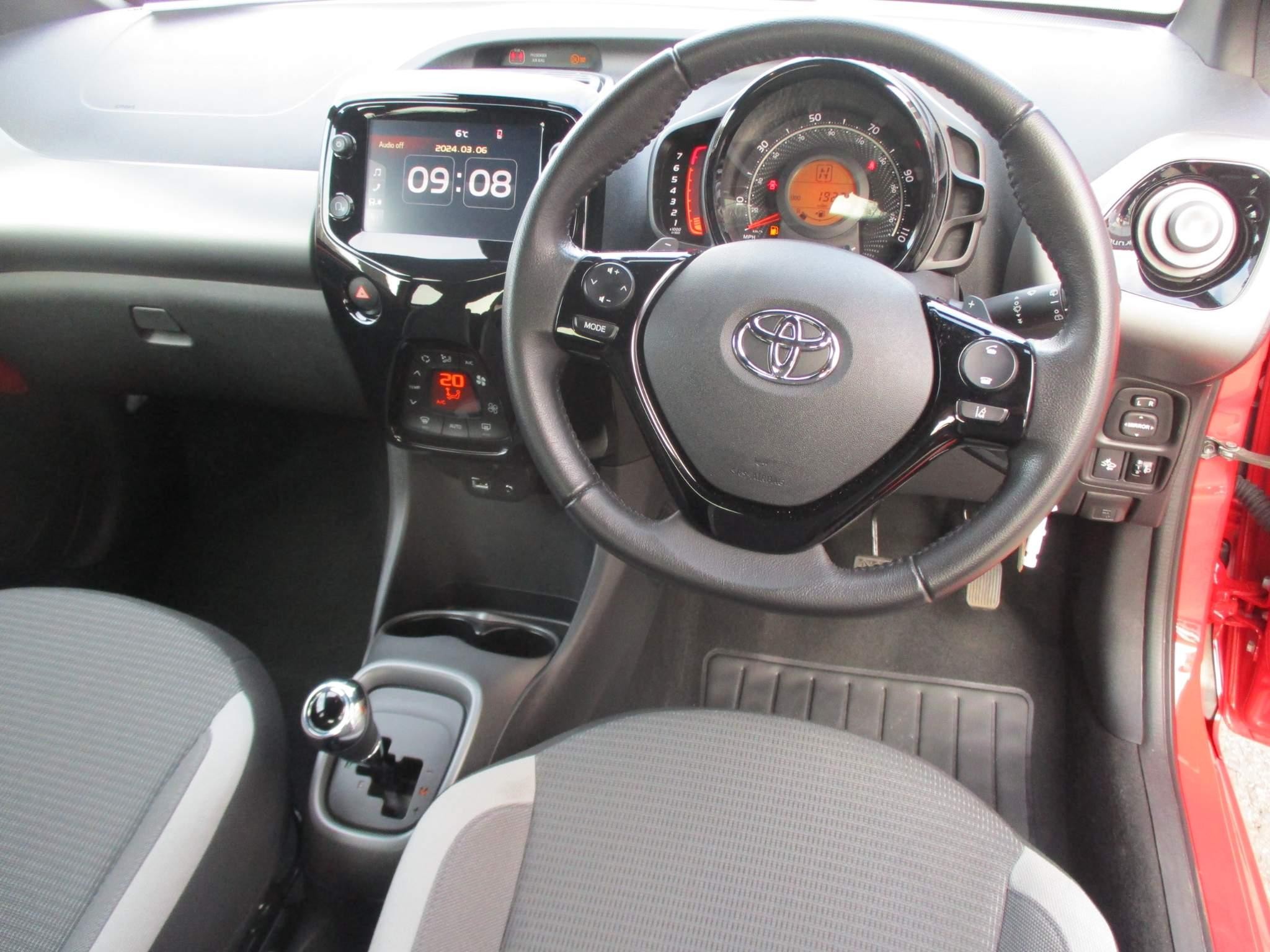 Toyota Aygo 1.0 VVT-i X-Trend TSS 5dr x-shift (NU71FGX) image 10