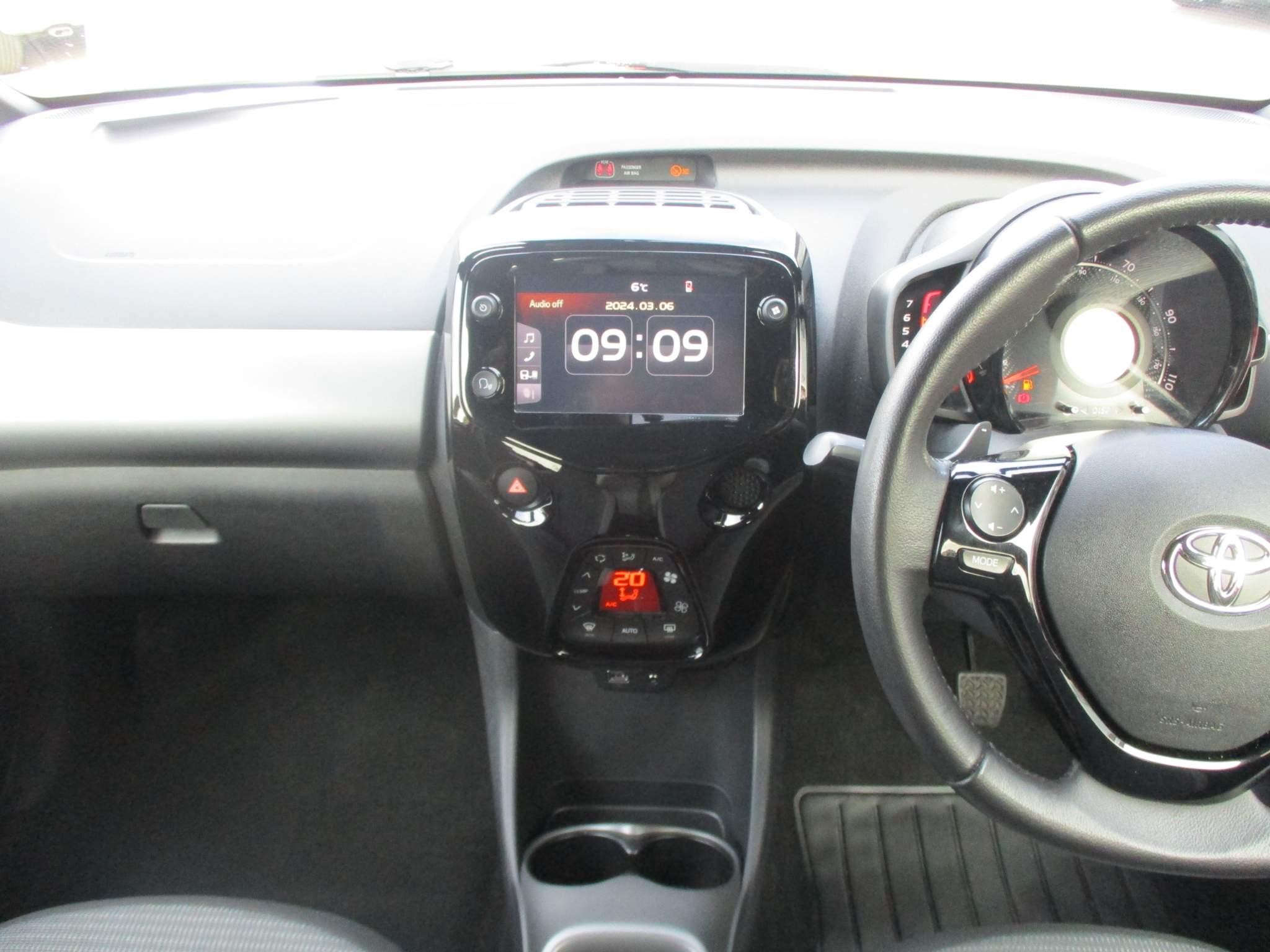 Toyota Aygo 1.0 VVT-i X-Trend TSS 5dr x-shift (NU71FGX) image 13