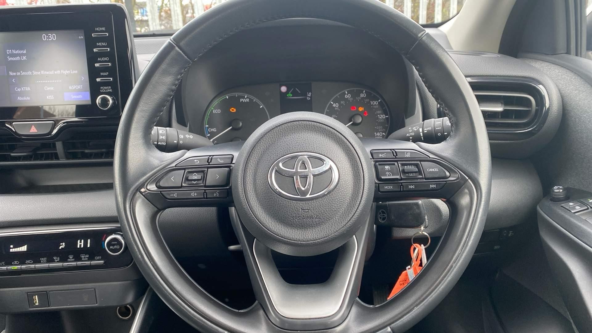 Toyota Yaris 1.5 Hybrid Icon 5dr CVT (WO21XXN) image 13