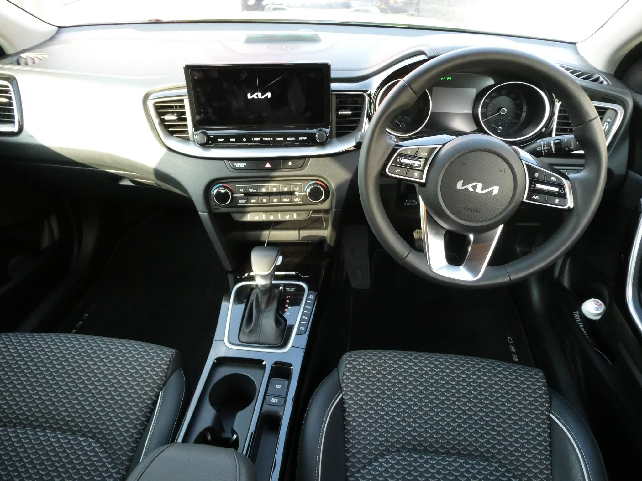 Kia XCeed 1.6 GDi PHEV 3 5dr DCT (FT73DHD) image 11