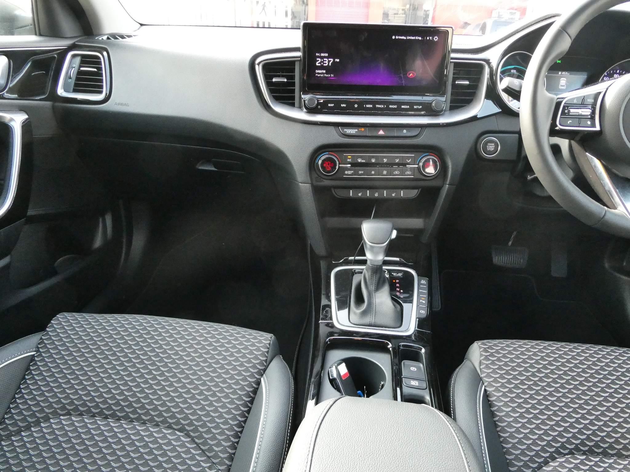 Kia XCeed 1.6 GDi PHEV 3 5dr DCT (FT73DHD) image 15