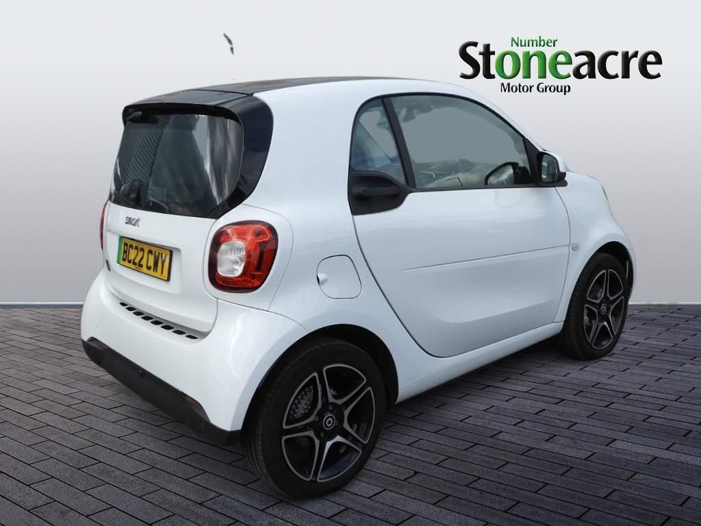 Smart FORTWO 17.6kWh Premium Coupe 2dr Electric Auto (22kW Charger) (82 ps) (BC22CWY) image 2