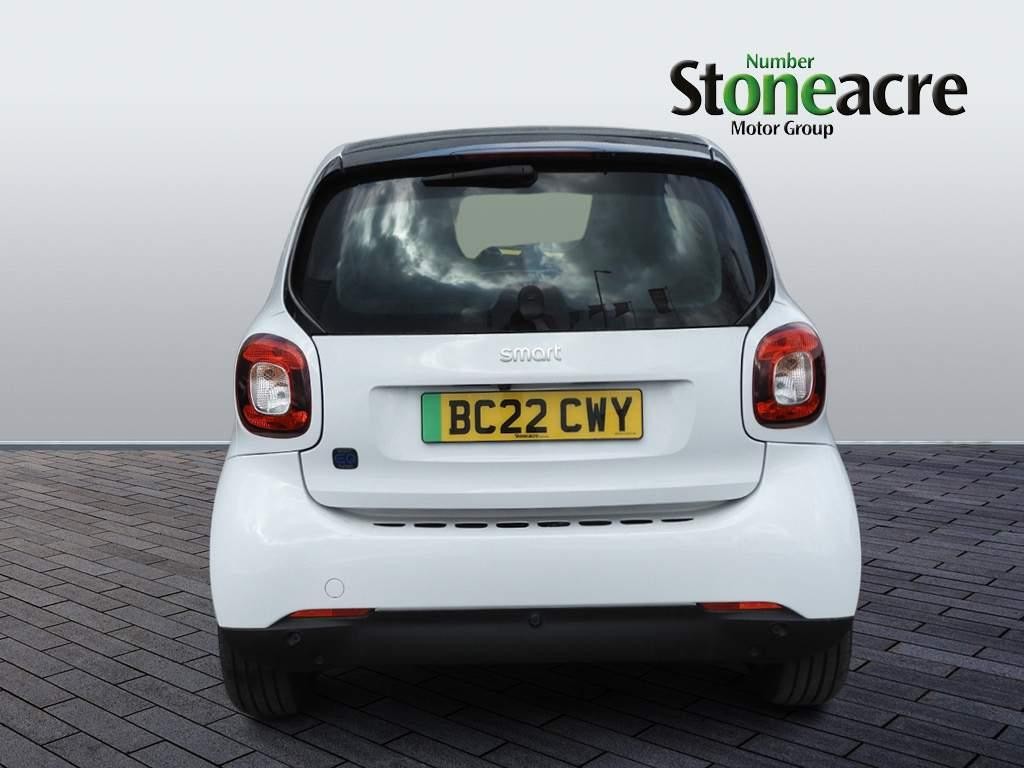 Smart FORTWO 17.6kWh Premium Coupe 2dr Electric Auto (22kW Charger) (82 ps) (BC22CWY) image 3