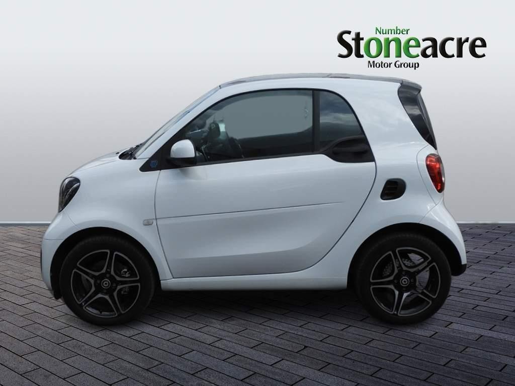 Smart FORTWO 17.6kWh Premium Coupe 2dr Electric Auto (22kW Charger) (82 ps) (BC22CWY) image 5