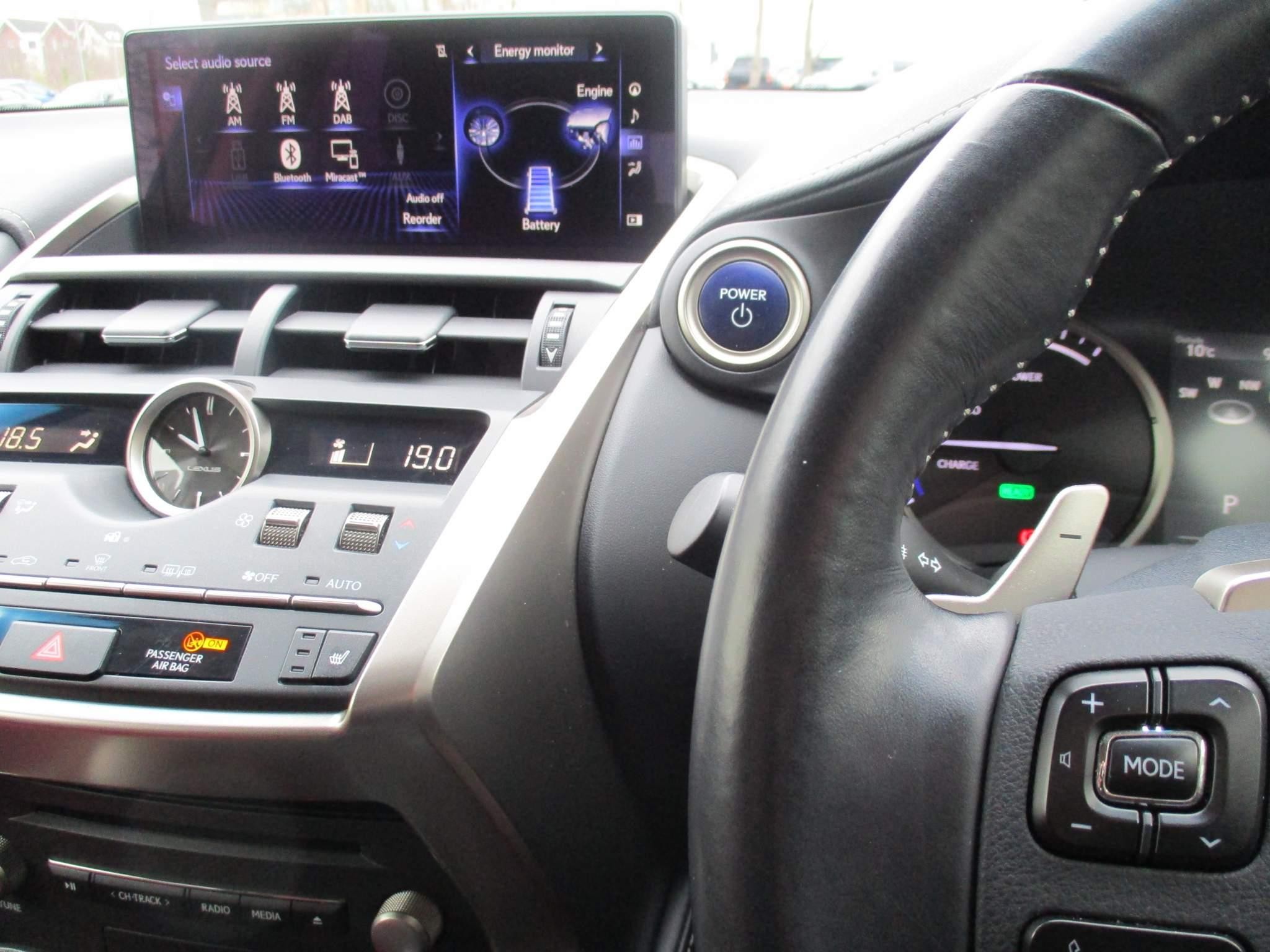 Lexus NX 2.5 300h Luxury SUV 5dr Petrol Hybrid E-CVT 4WD Euro 6 (s/s) (197 ps) (NU18OBM) image 15