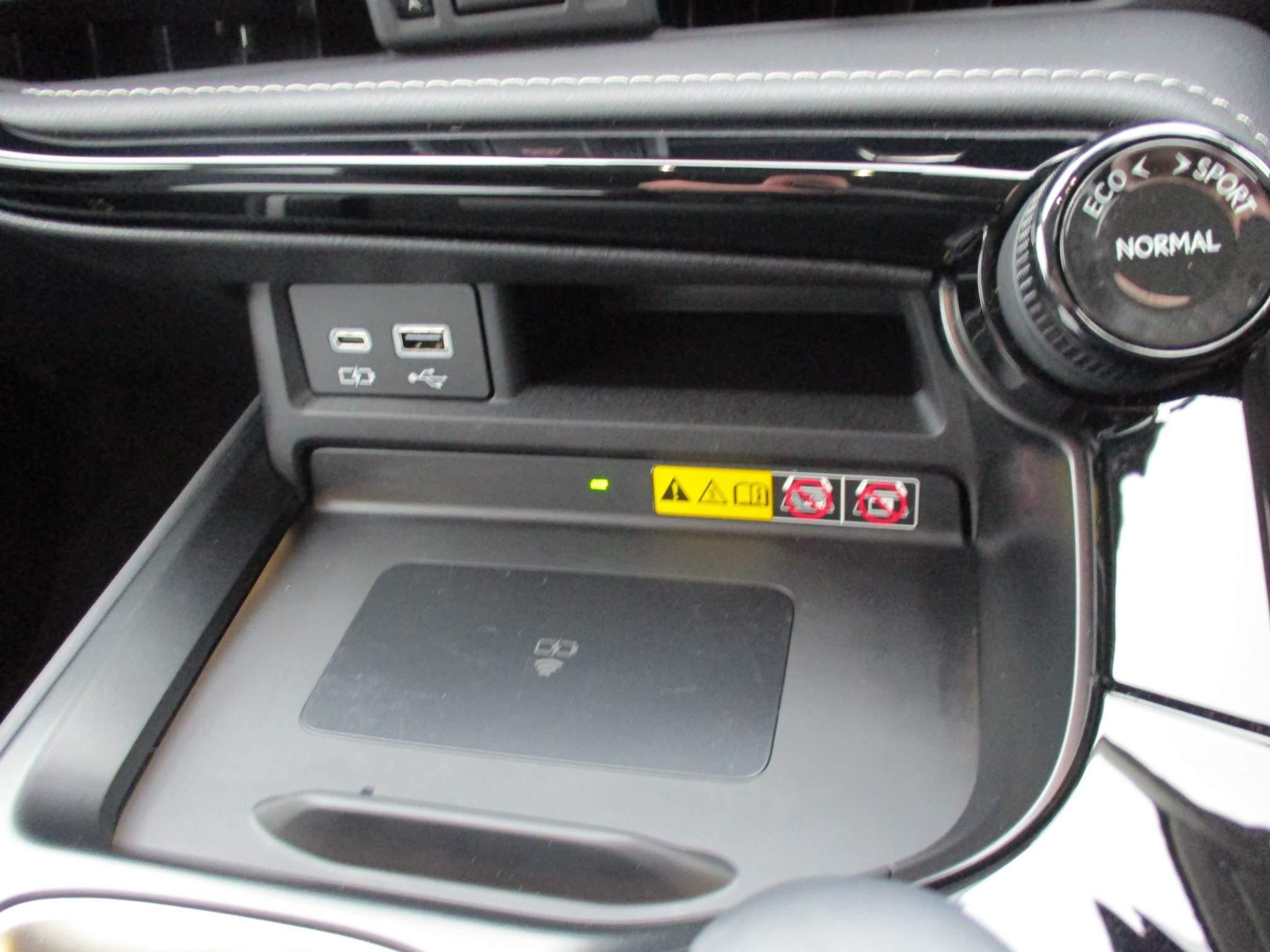 Lexus NX 450h+ 2.5 5dr Premium Plus Pack/Sunroof (WP72KDU) image 26