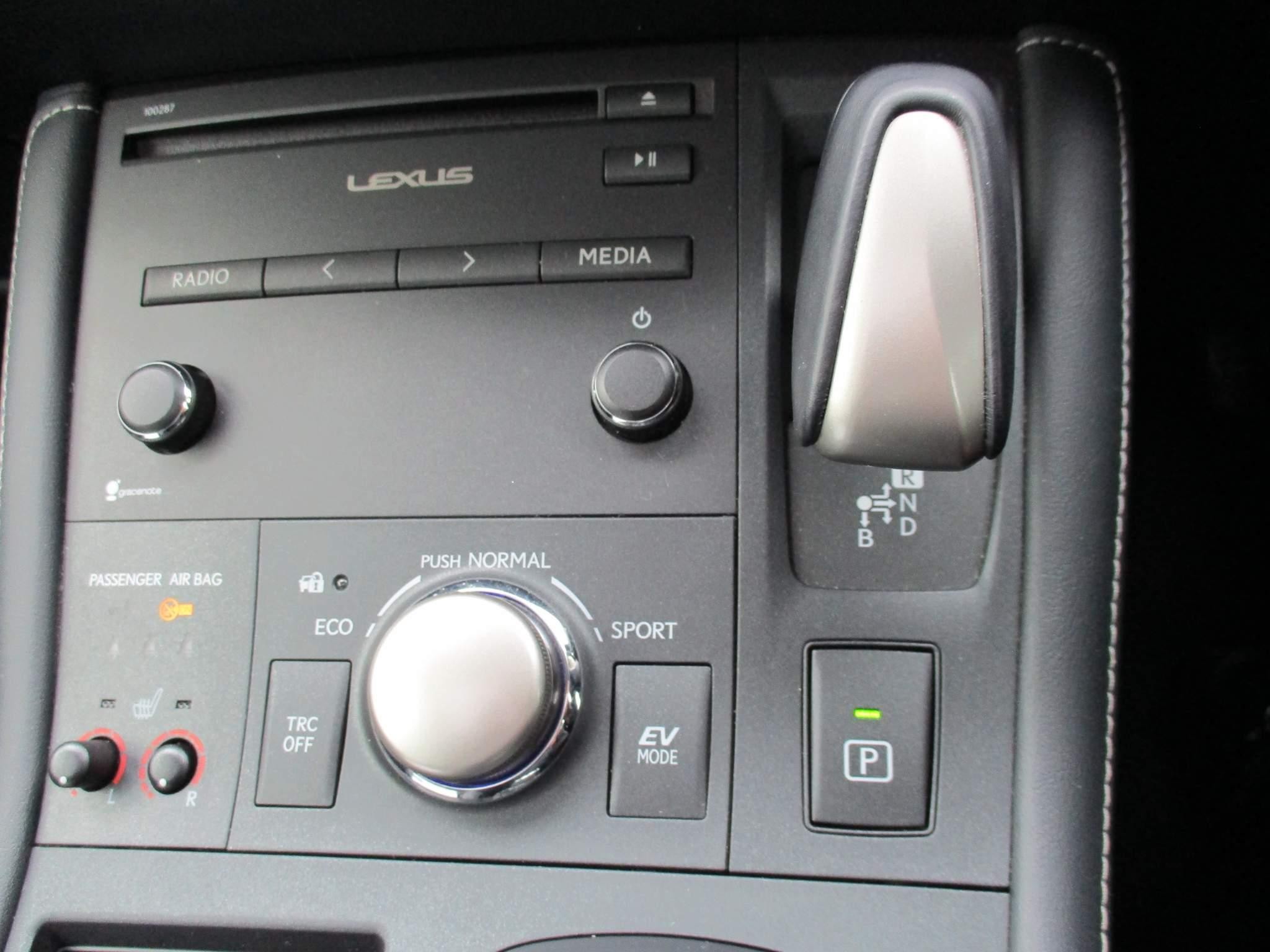 Lexus CT 200h 1.8 Sport 5dr CVT Auto (NV17VCY) image 28
