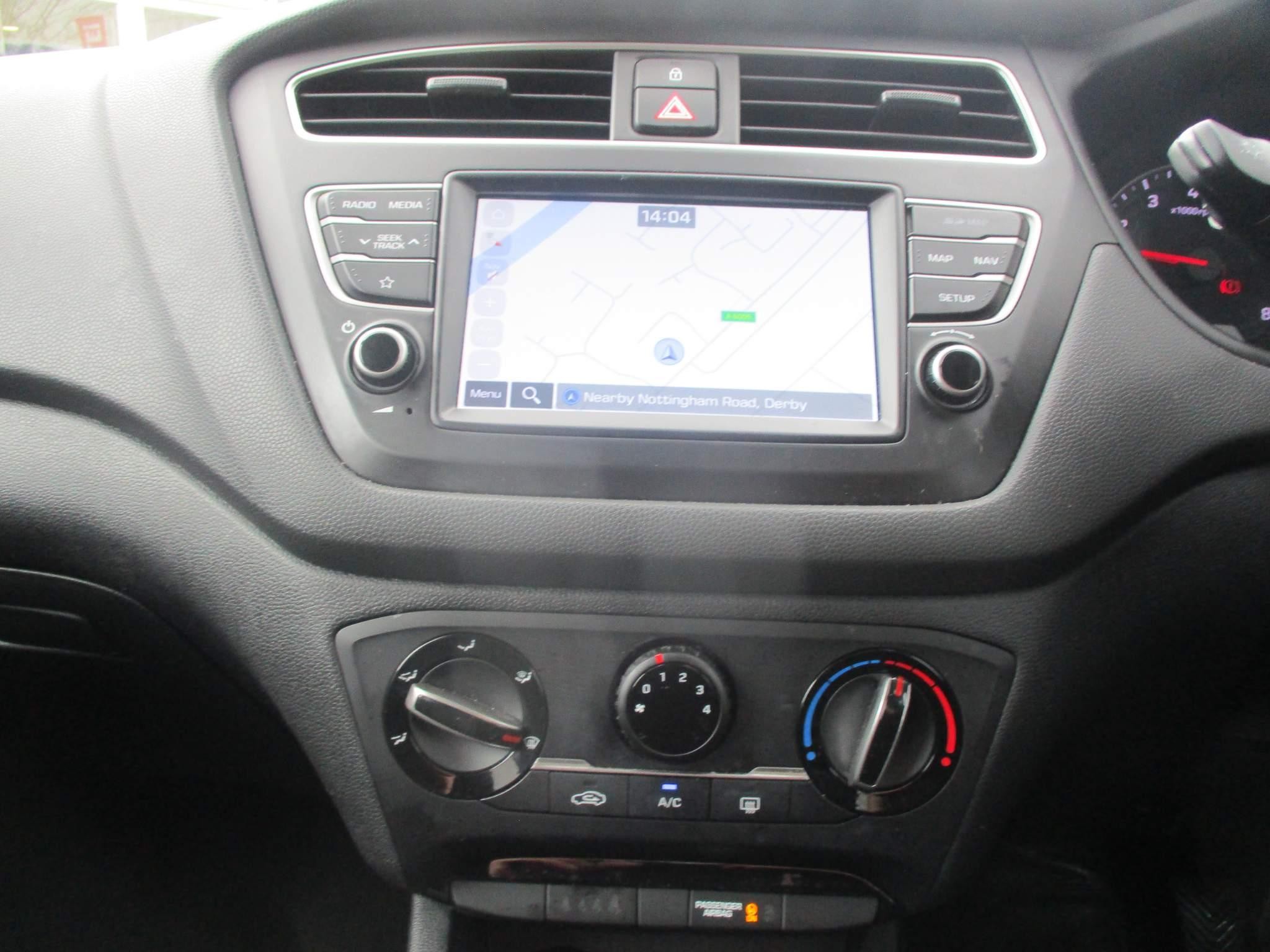 Hyundai i20 1.2 Play Hatchback 5dr Petrol Manual Euro 6 (s/s) (84 ps) (BV20TJU) image 23