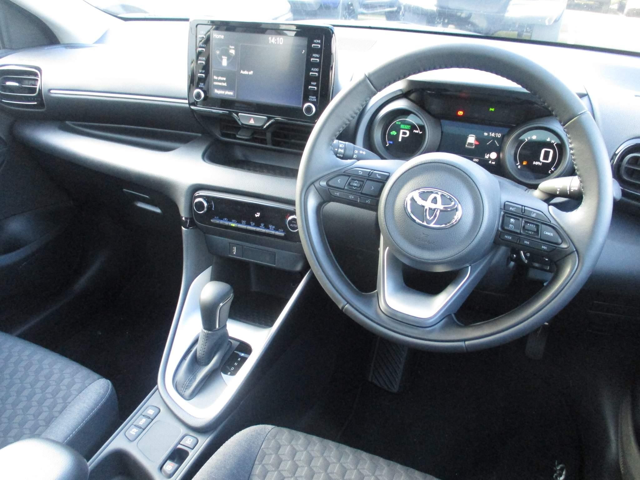 Toyota Yaris Image 18