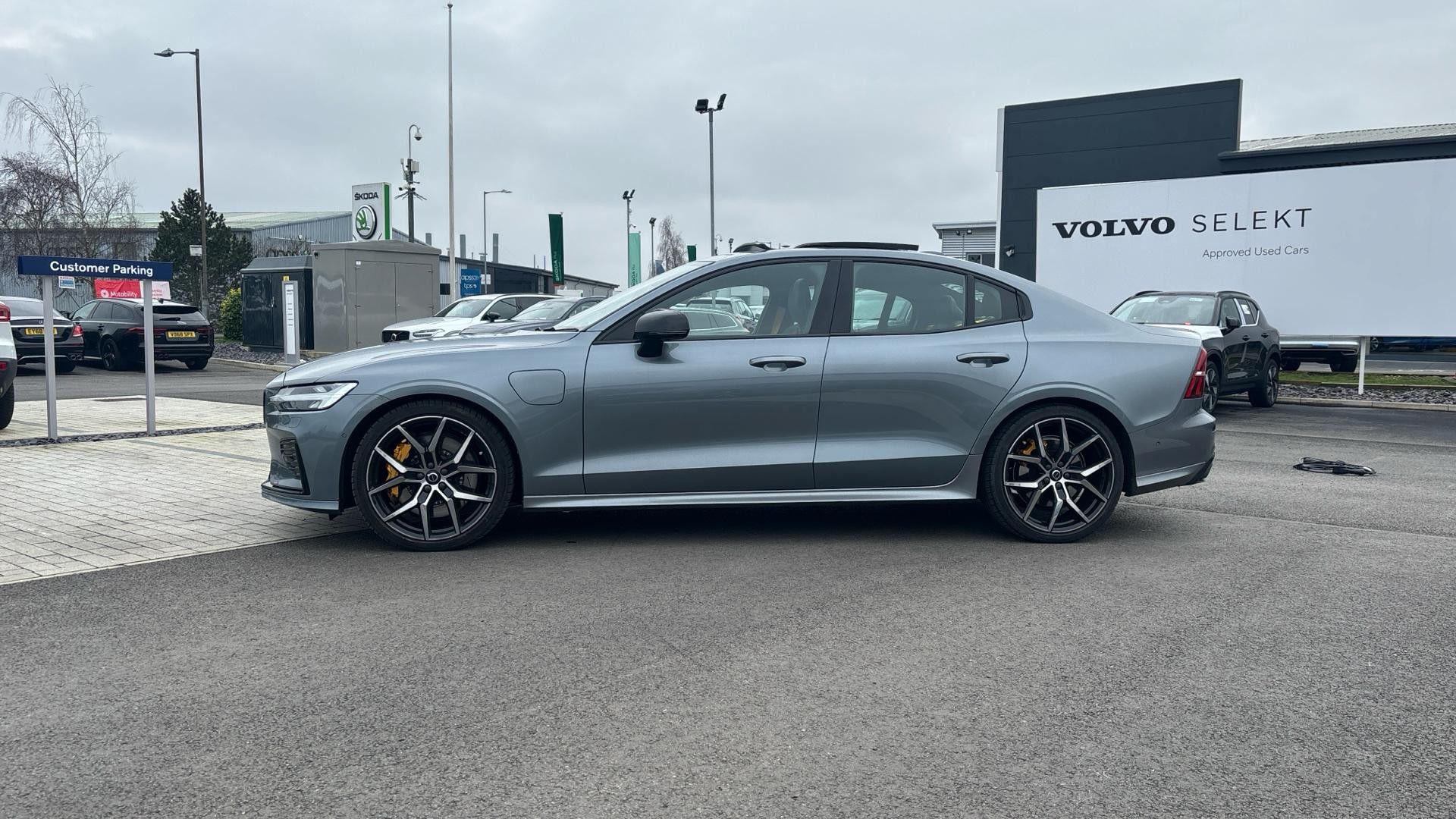 Volvo S60 2.0 T8 Recharge PHEV Polestar Engineered AWD Auto (BL21AOF) image 7