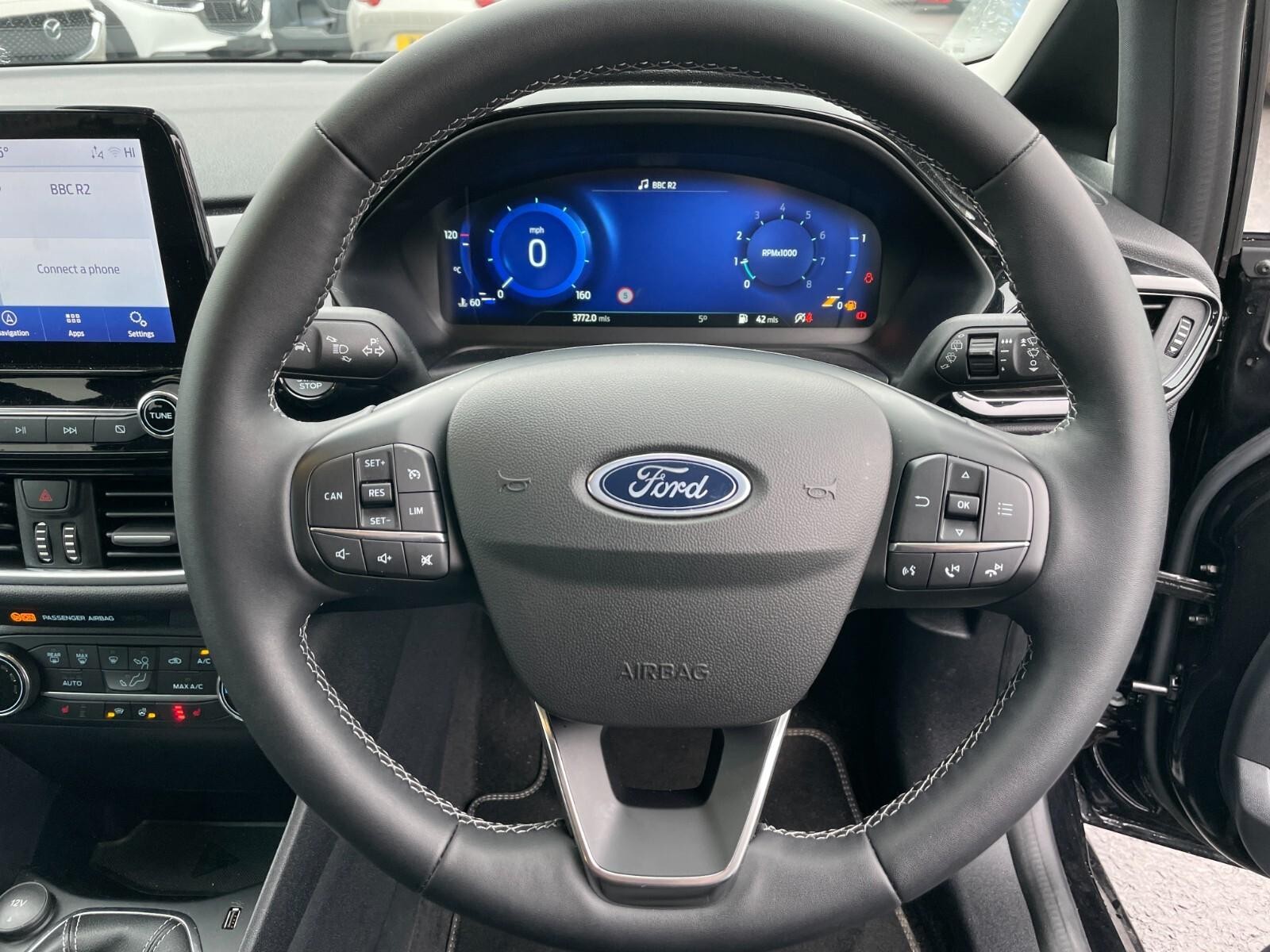 Ford Fiesta 1.0 EcoBoost 125 Titanium 5dr (YN23NVW) image 9