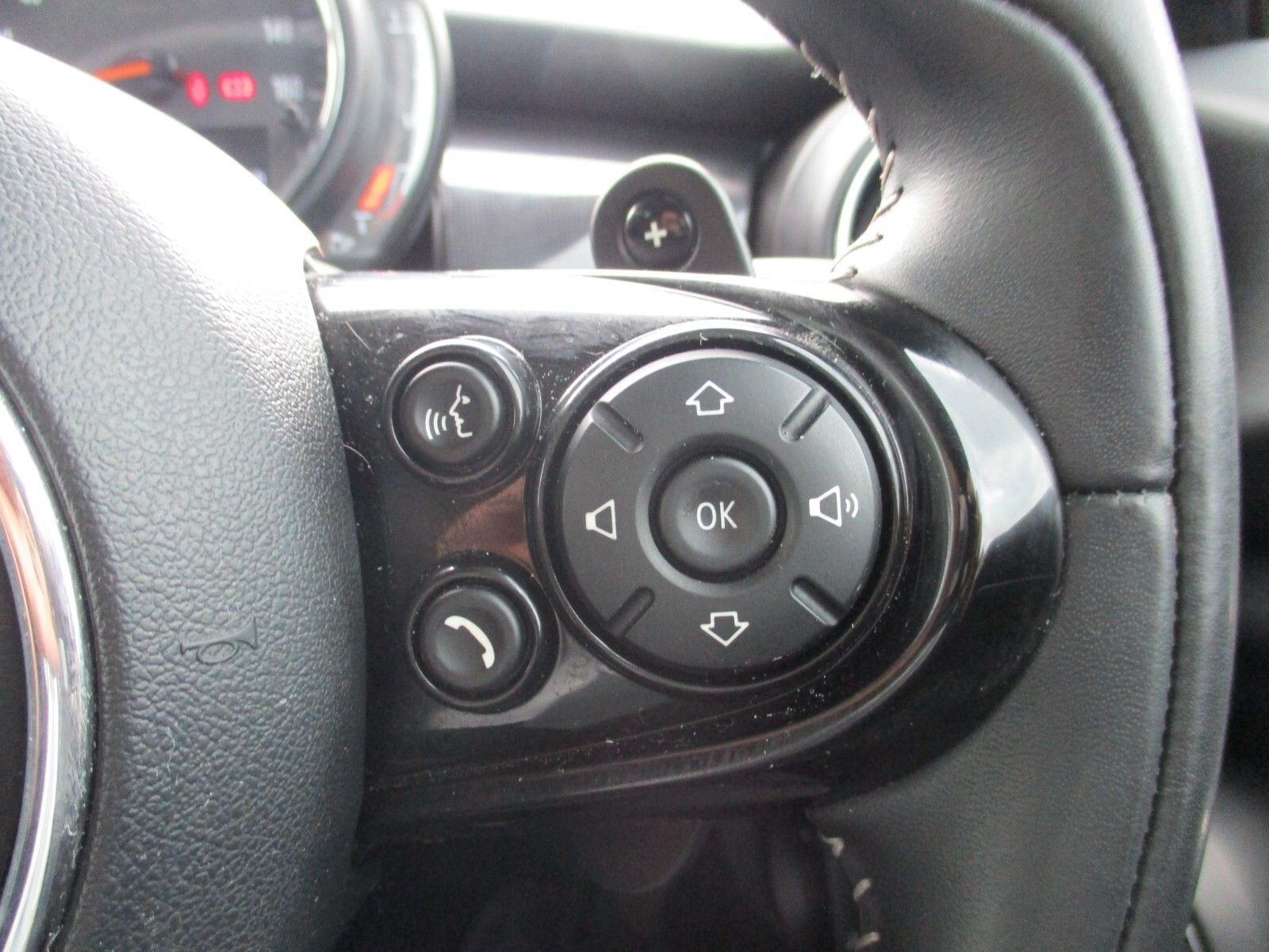 MINI Hatch 3-Door Hatch Cooper S Exclusive (YB69LJO) image 16
