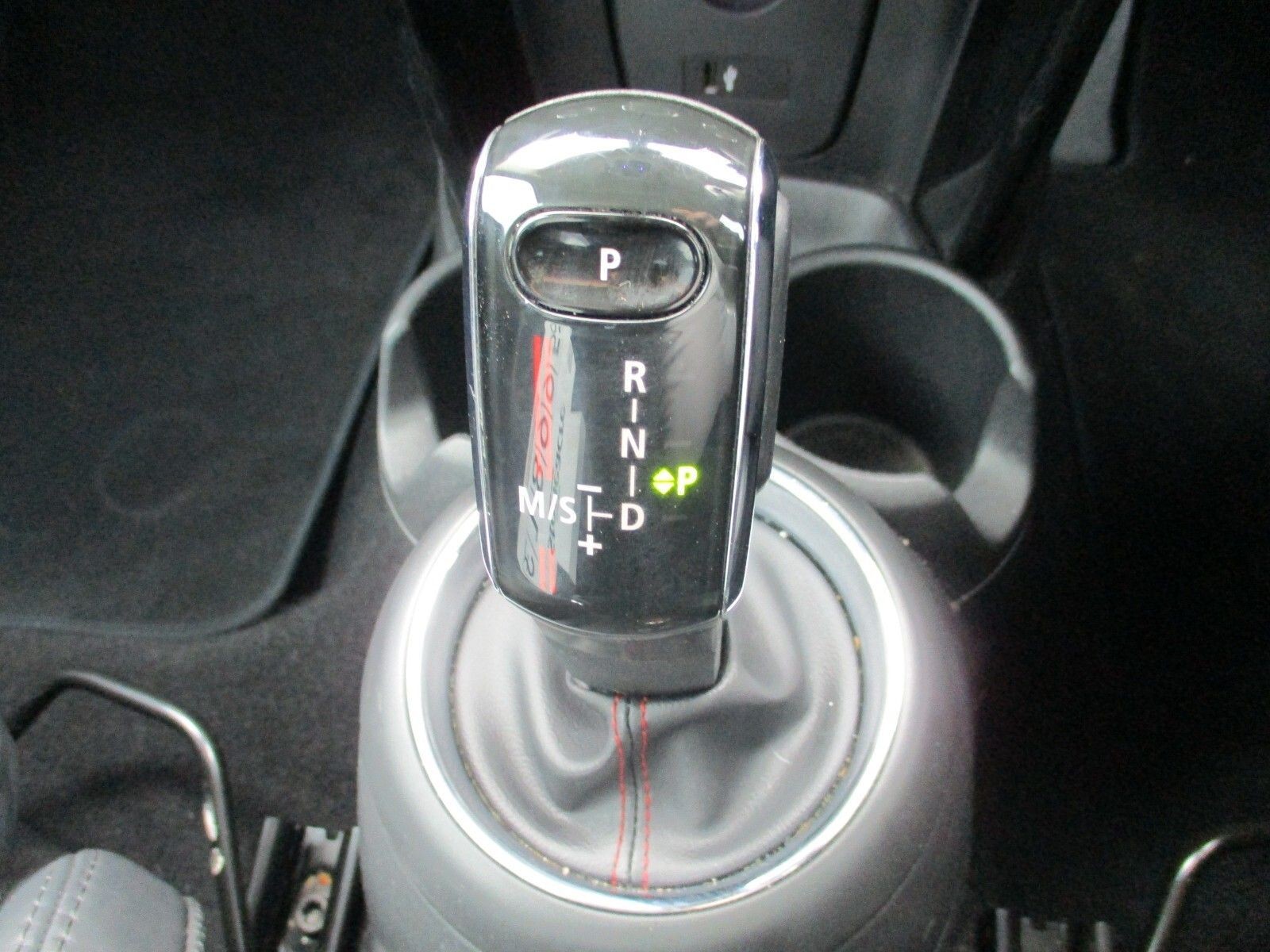 MINI Hatch 3-Door Hatch Cooper S Exclusive (YB69LJO) image 21