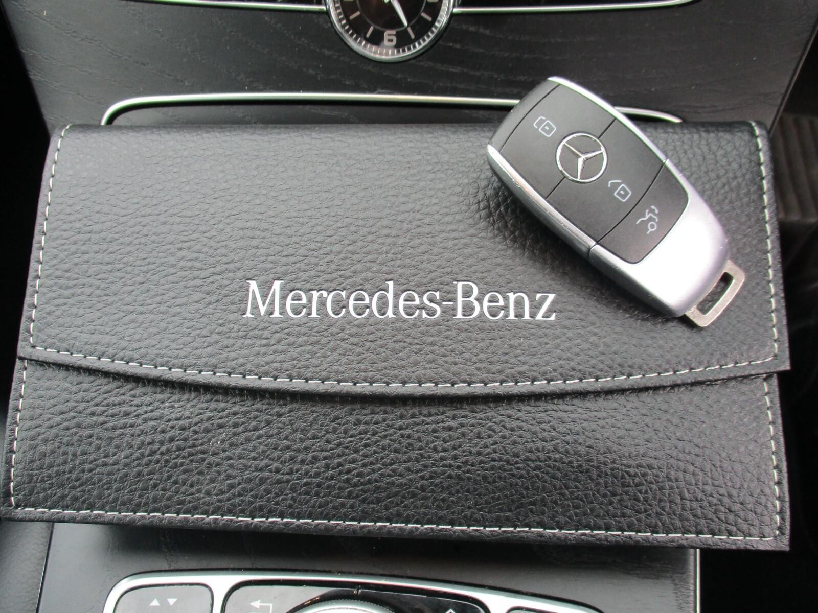 Mercedes-Benz C-Class C300d AMG Line Premium 4dr 9G-Tronic (KS69BKY) image 26