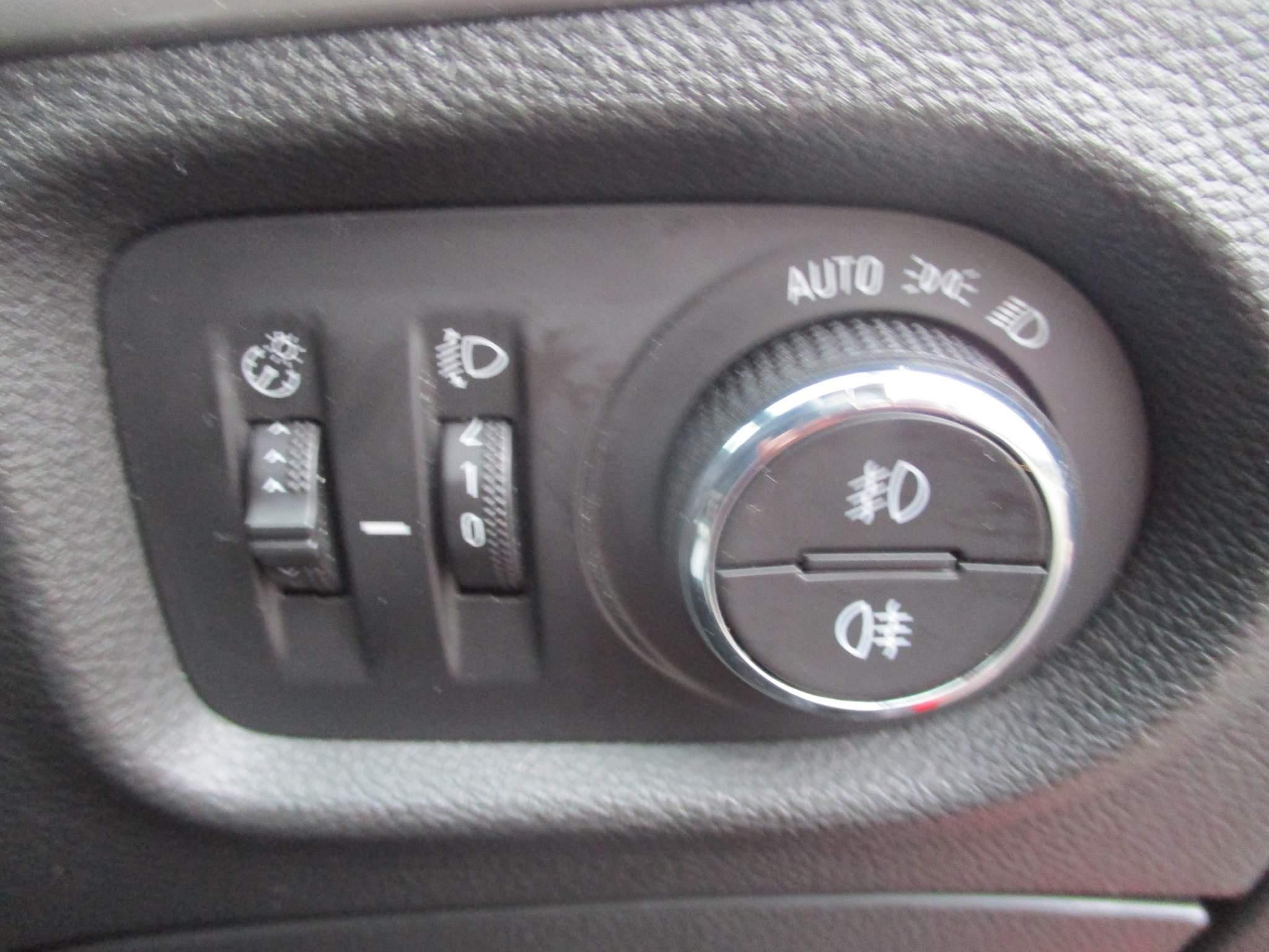 Vauxhall Astra 1.2 Turbo SRi VX Line Nav Hatchback 5dr Petrol Manual Euro 6 (s/s) (145 ps) (PE70HUY) image 10