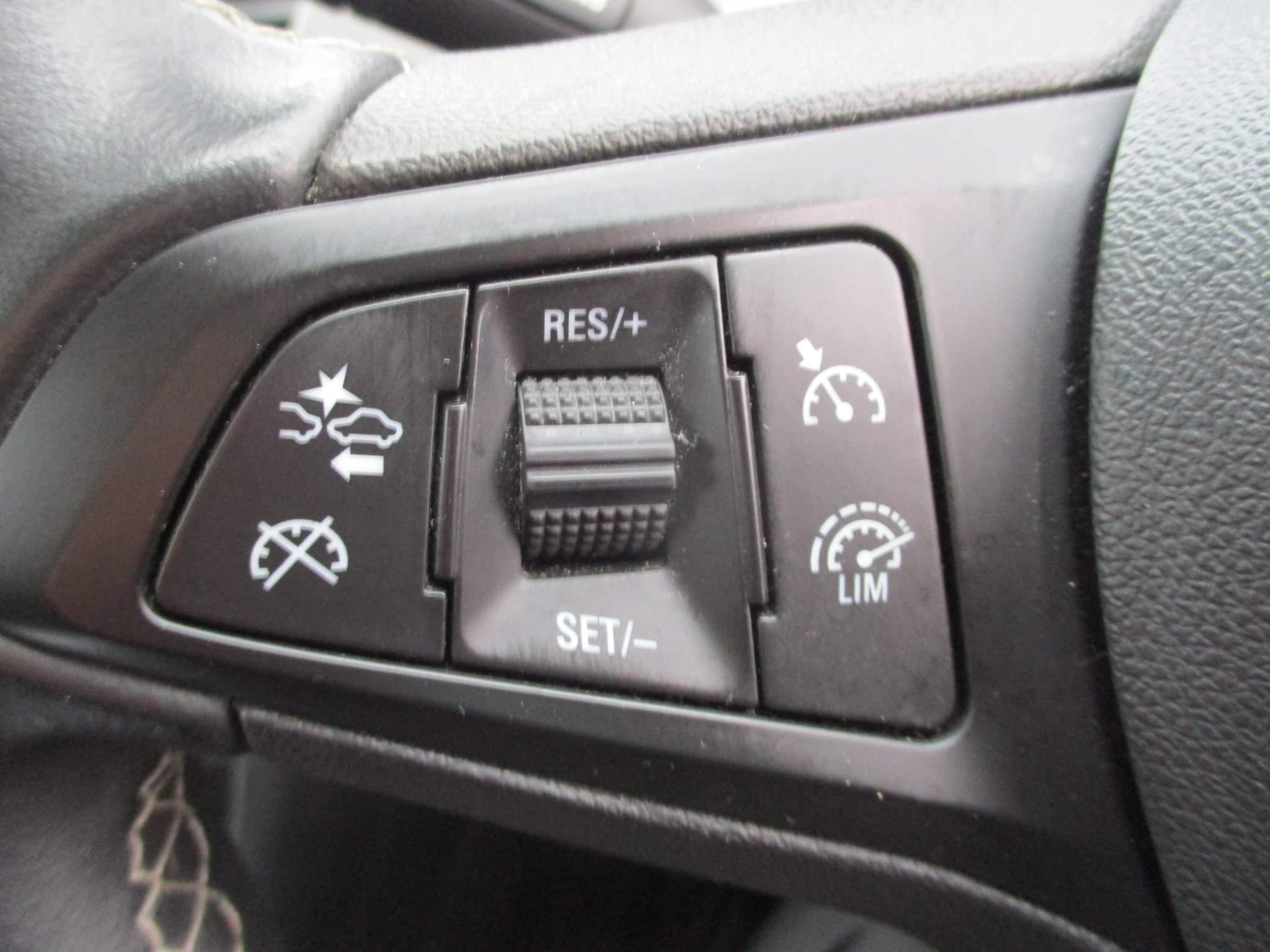 Vauxhall Astra 1.2 Turbo SRi VX Line Nav Hatchback 5dr Petrol Manual Euro 6 (s/s) (145 ps) (PE70HUY) image 11