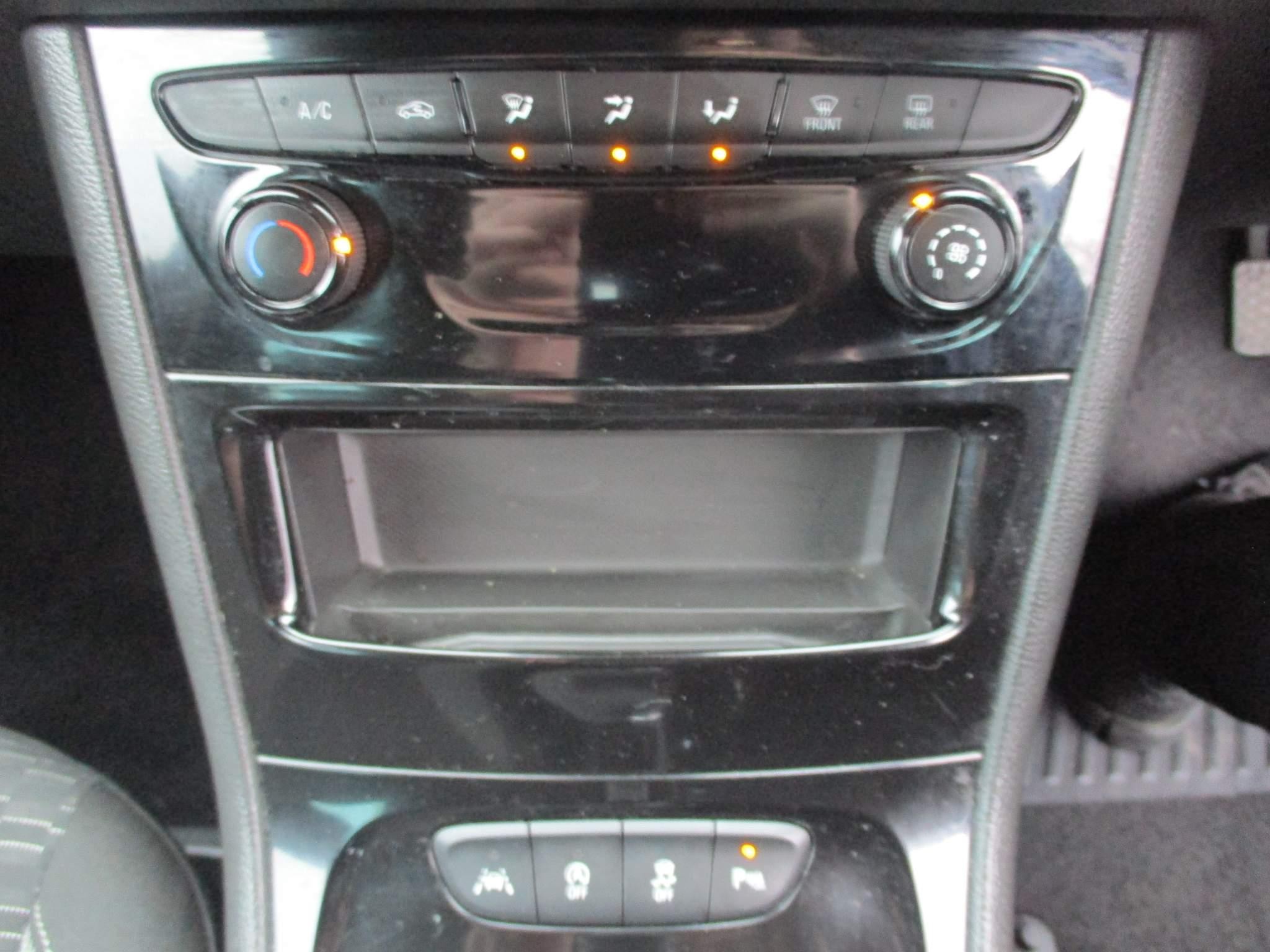 Vauxhall Astra 1.2 Turbo SRi VX Line Nav Hatchback 5dr Petrol Manual Euro 6 (s/s) (145 ps) (PE70HUY) image 14