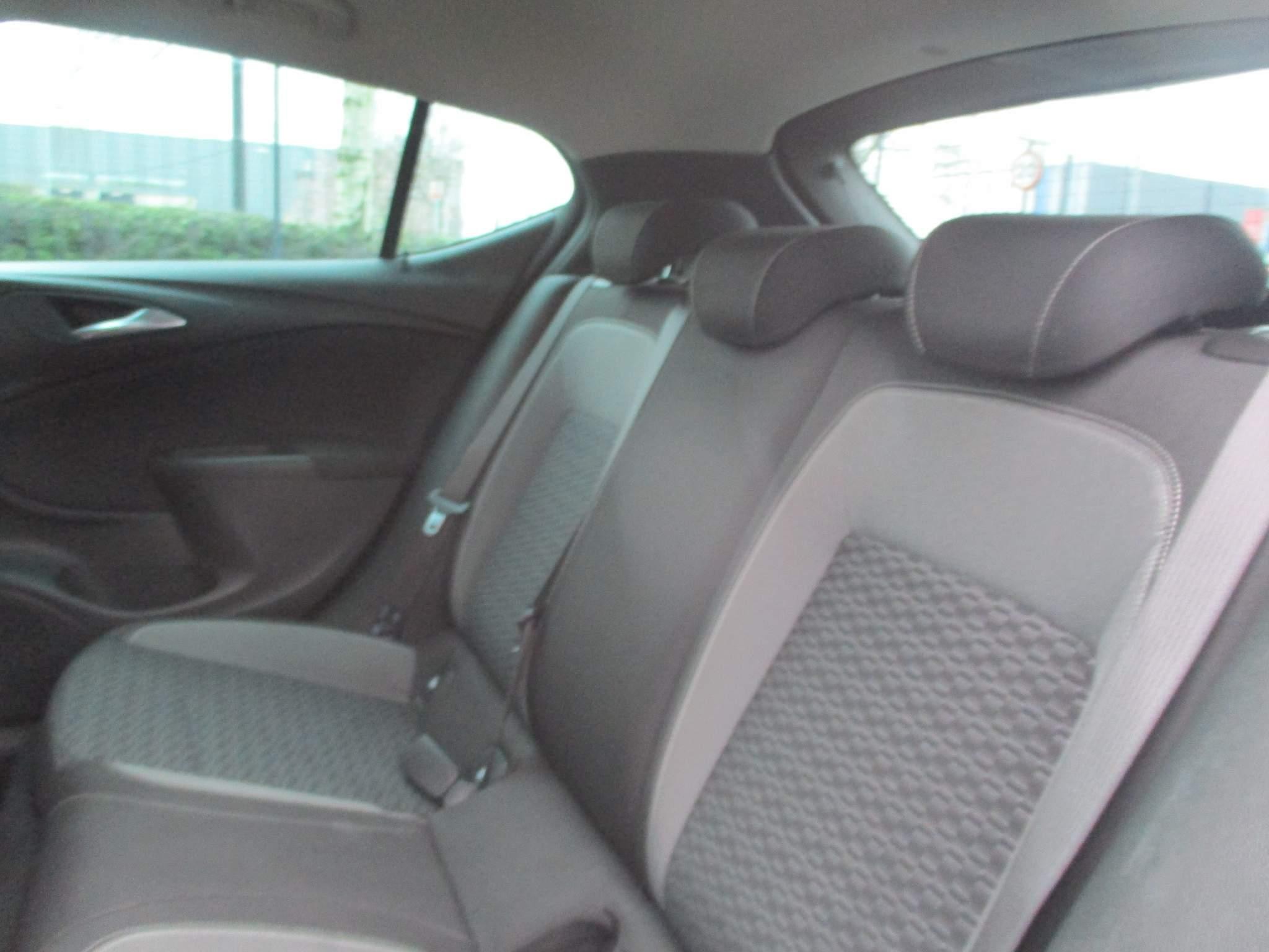 Vauxhall Astra 1.2 Turbo SRi VX Line Nav Hatchback 5dr Petrol Manual Euro 6 (s/s) (145 ps) (PE70HUY) image 17