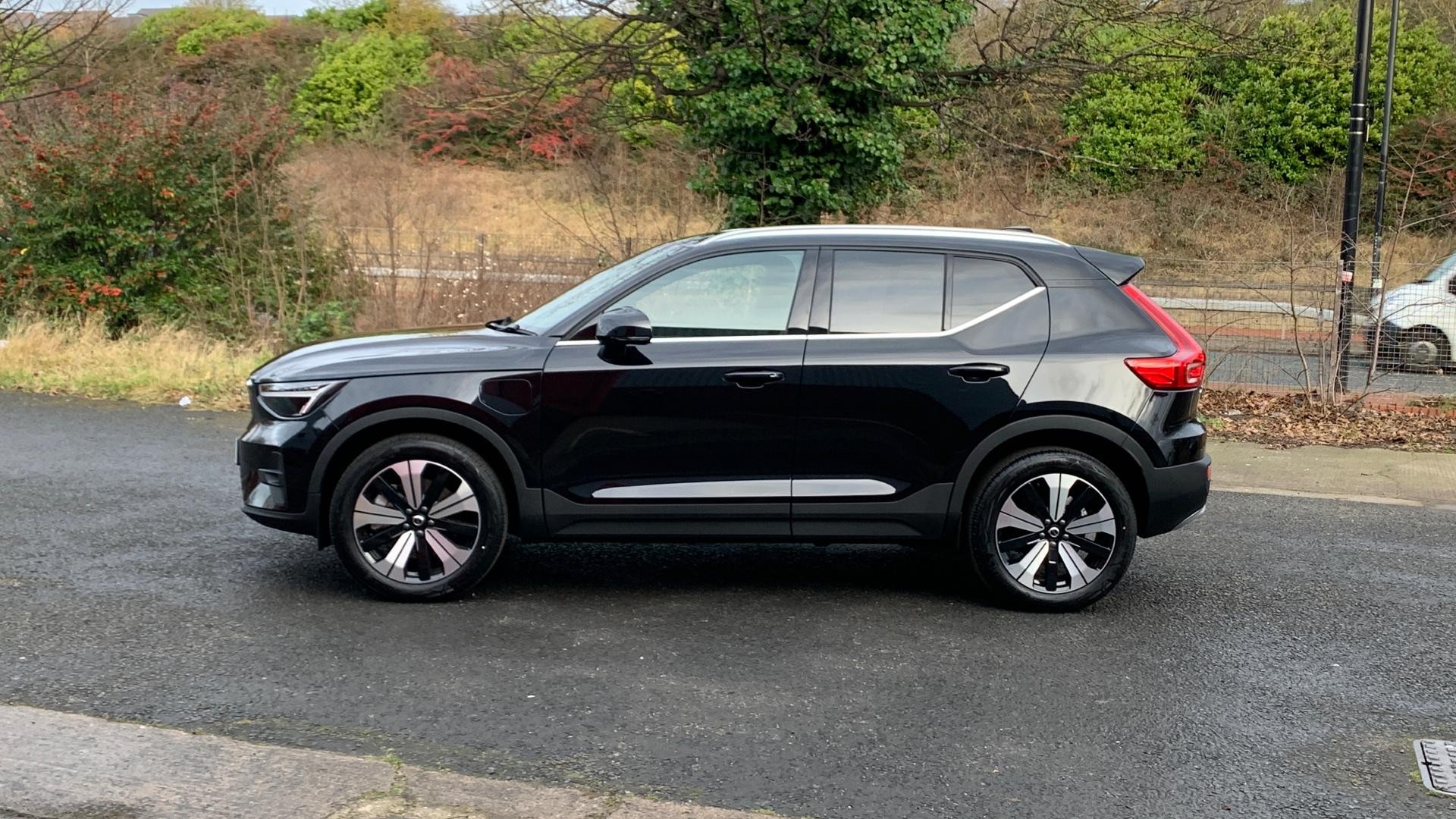 Volvo XC40 Recharge 1.5h T5 Recharge 10.7kWh Ultimate Dark SUV 5dr Petrol Plug-in Hybrid Auto Euro 6 (s/s) (262 ps) (NA73EDC) image 7