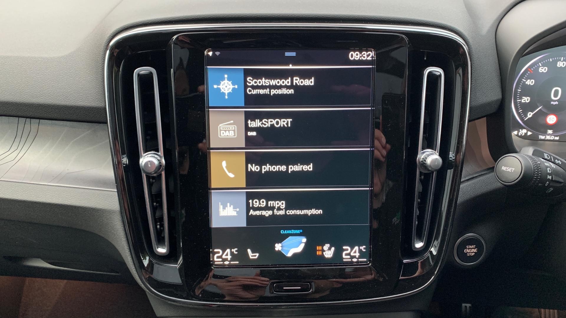 Volvo XC40 Recharge 1.5h T5 Recharge 10.7kWh Ultimate Dark SUV 5dr Petrol Plug-in Hybrid Auto Euro 6 (s/s) (262 ps) (NA73EDC) image 28