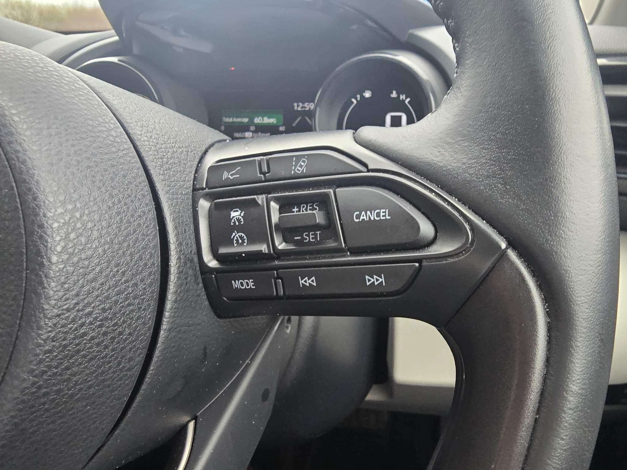 Toyota Yaris 1.5 Hybrid Excel 5dr CVT (YX70UVV) image 23