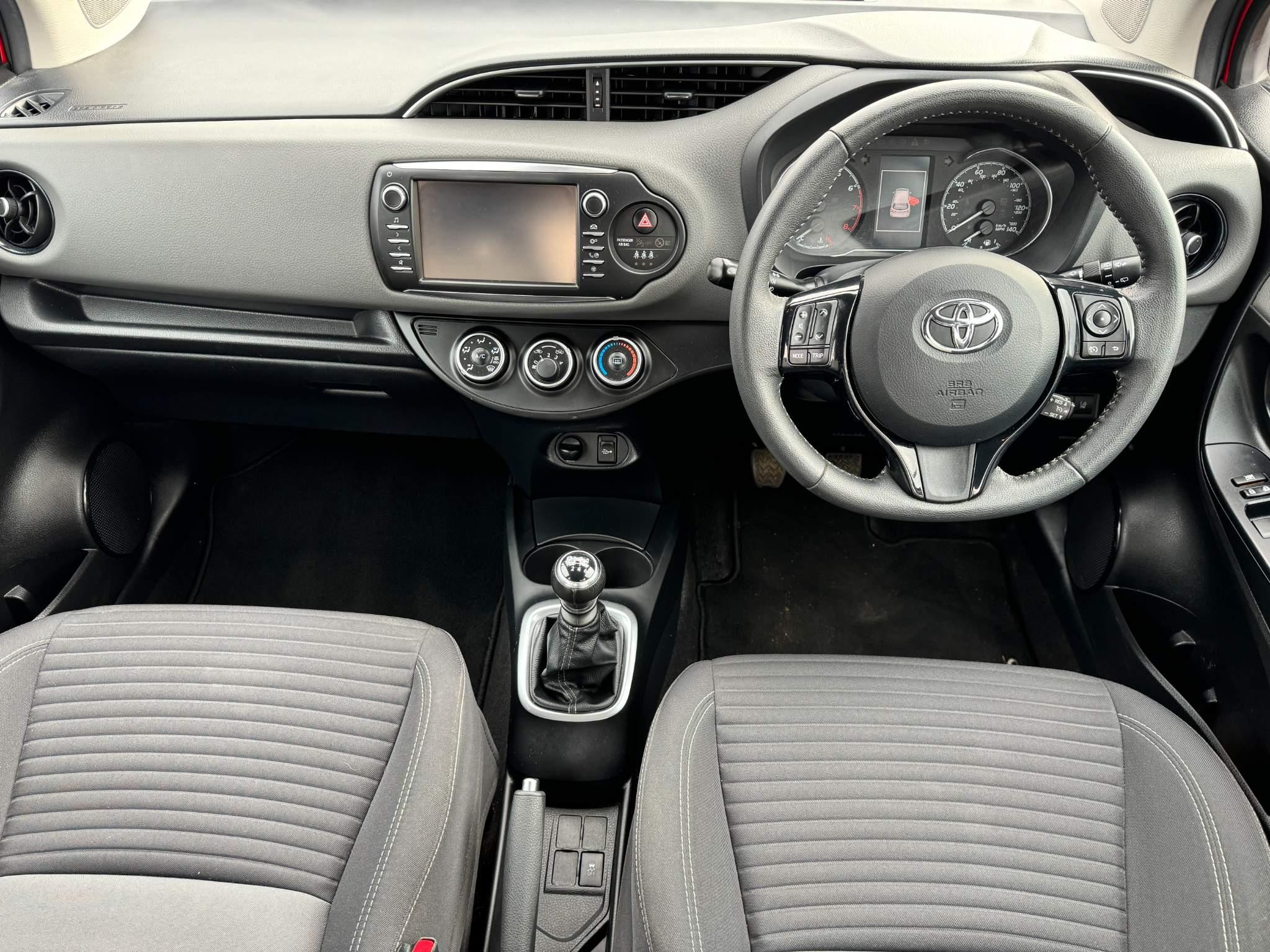Toyota Yaris 1.5 VVT-i Icon 5dr (NV19KOA) image 14