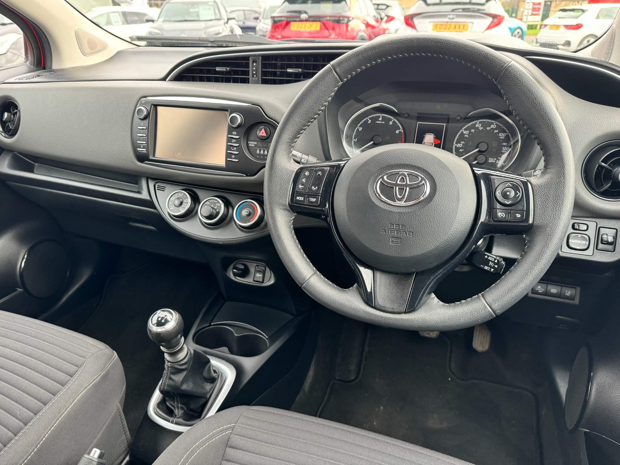 Toyota Yaris 1.5 VVT-i Icon 5dr (NV19KOA) image 15