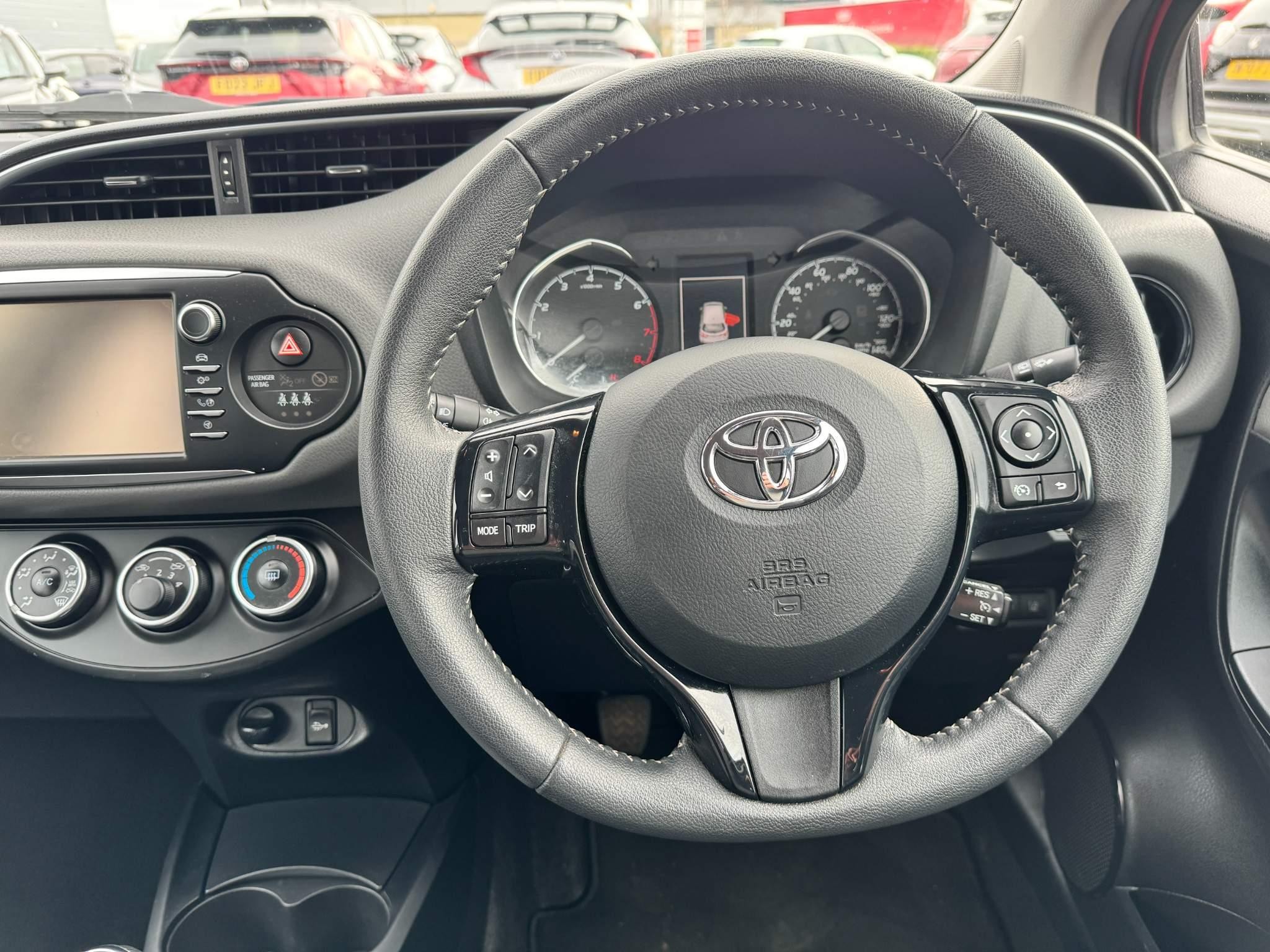 Toyota Yaris 1.5 VVT-i Icon 5dr (NV19KOA) image 16
