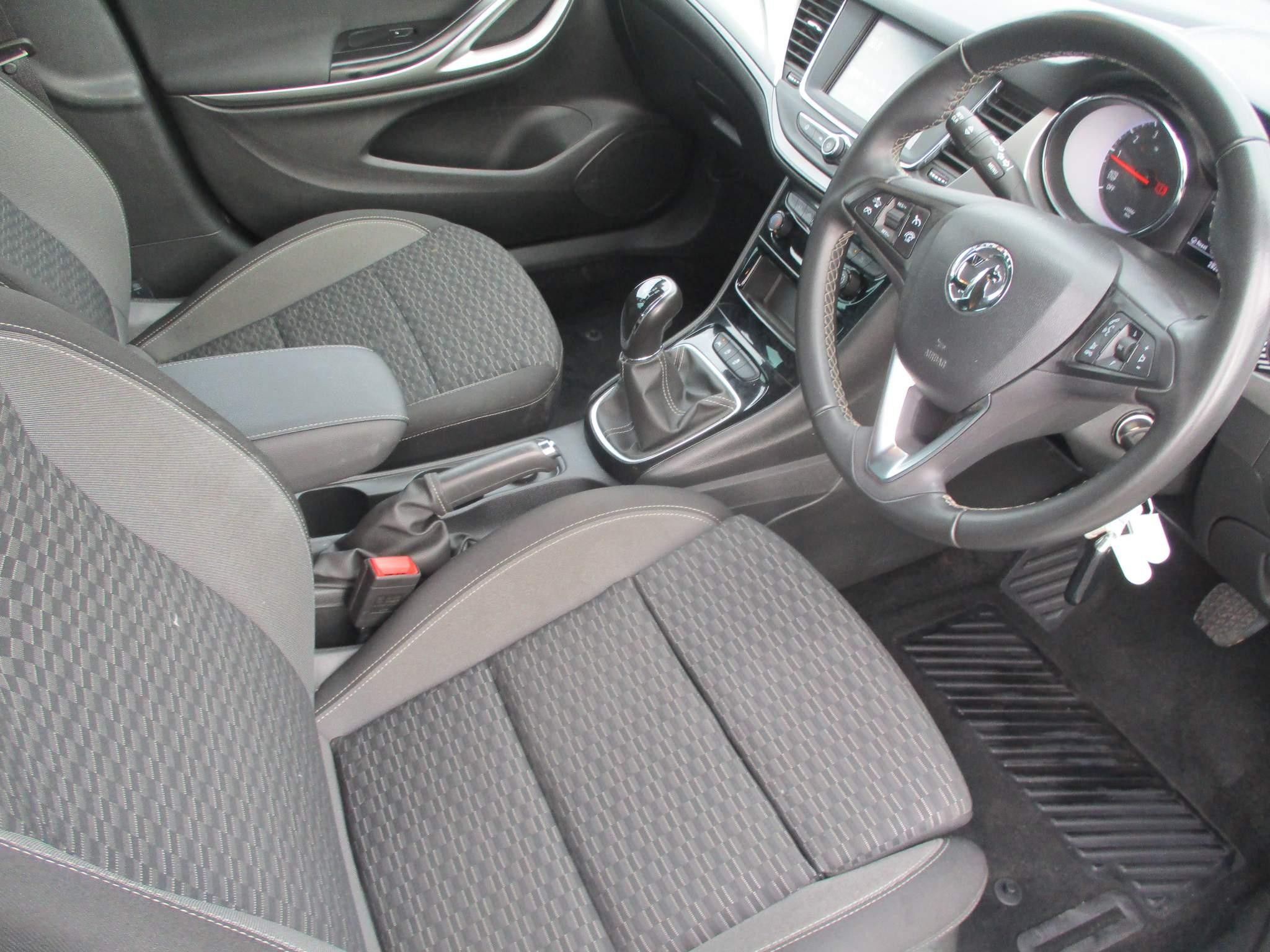 Vauxhall Astra 1.2 Turbo SRi VX Line Nav Hatchback 5dr Petrol Manual Euro 6 (s/s) (145 ps) (YM70AVR) image 9