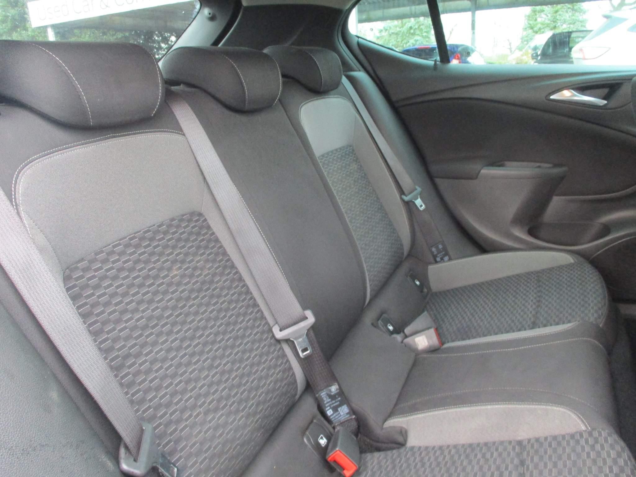 Vauxhall Astra 1.2 Turbo SRi VX Line Nav Hatchback 5dr Petrol Manual Euro 6 (s/s) (145 ps) (YM70AVR) image 15