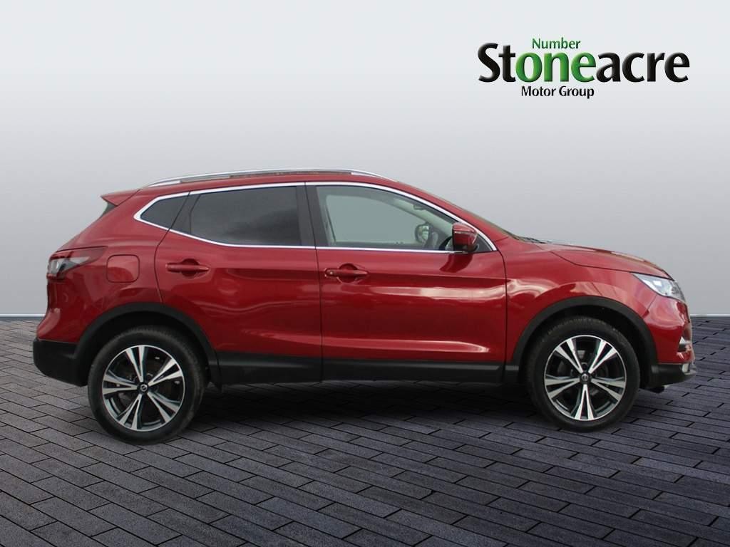 Nissan Qashqai 1.3 DiG-T 160 N-Connecta 5dr DCT (LM21EWF) image 1