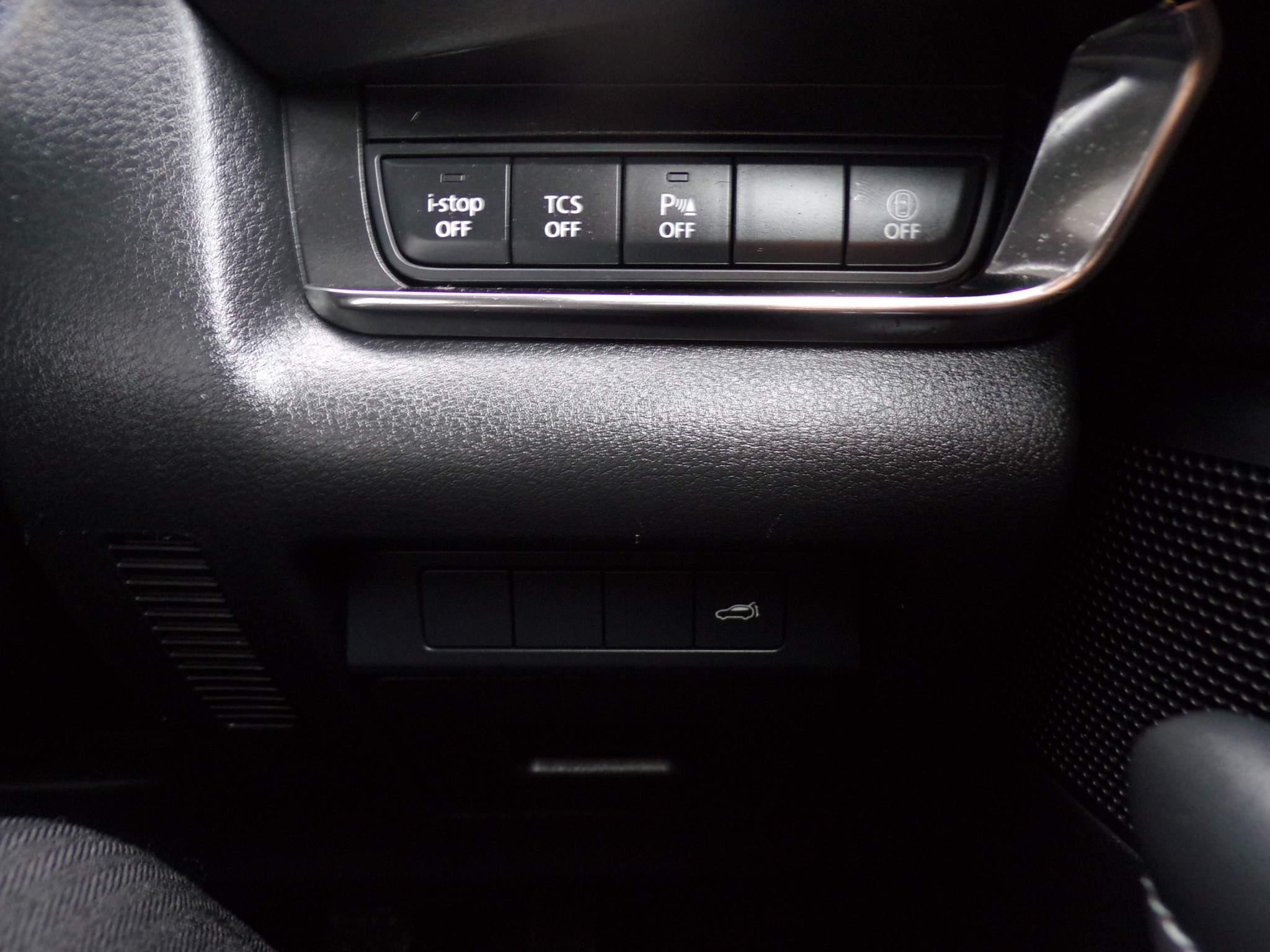 Mazda CX-30 2.0 e-SKYACTIV G MHEV Sport Lux SUV 5dr Petrol Manual Euro 6 (s/s) (122 ps) (LK21NBO) image 19