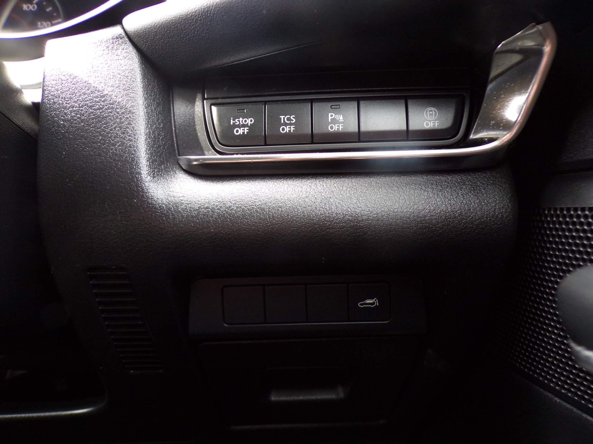 Mazda CX-30 2.0 e-SKYACTIV G MHEV Sport Lux SUV 5dr Petrol Manual Euro 6 (s/s) (122 ps) (LK21NBO) image 31