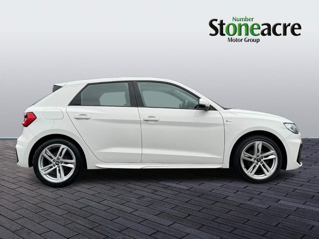 Audi A1 1.0 TFSI 25 S line Sportback 5dr Petrol Manual Euro 6 (s/s) (95 ps) (WV21YVF) image 1