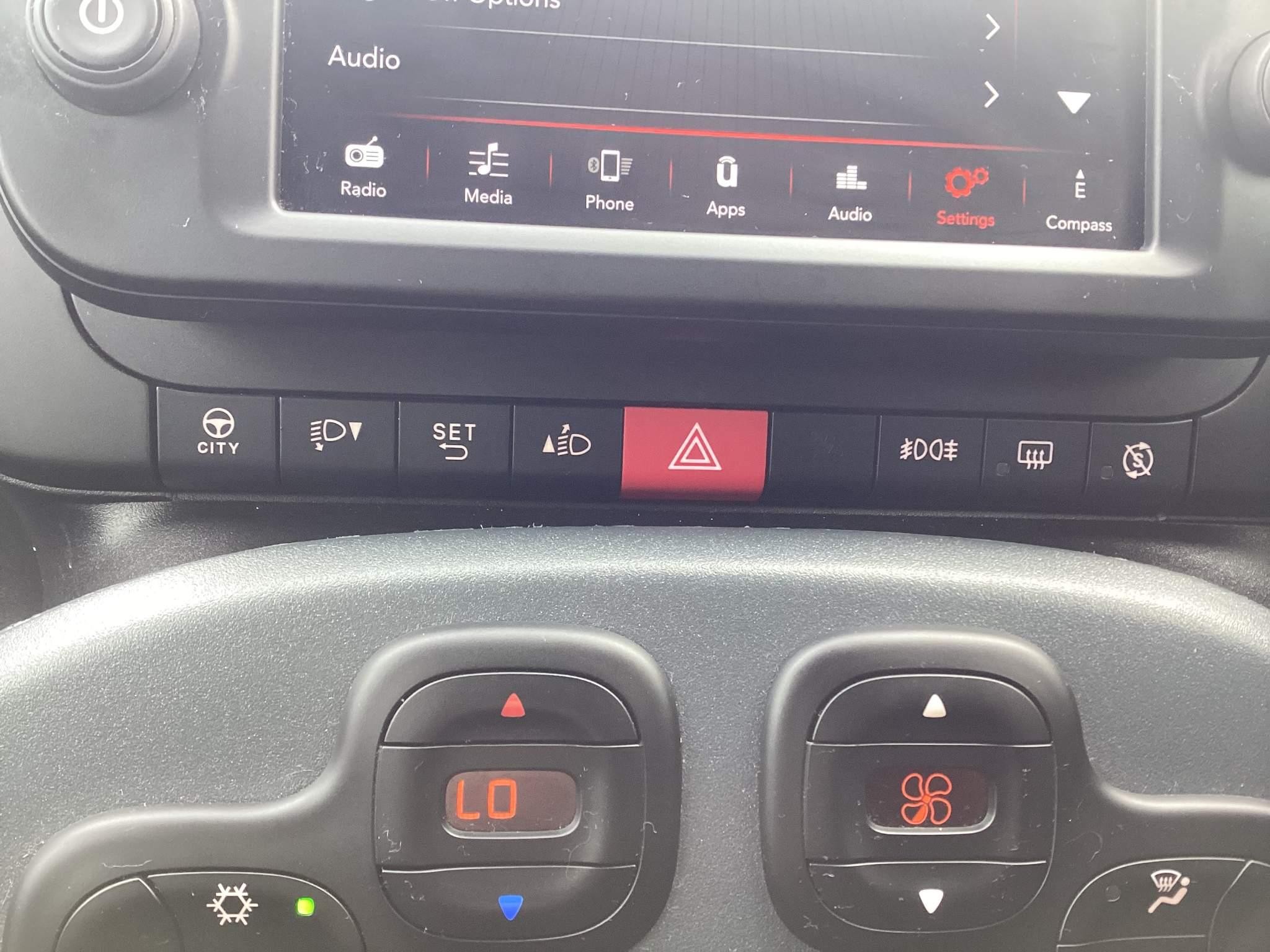 Fiat Panda 1.0 Mild Hybrid Red [Touchscreen/5 Seat] 5dr (YP22GRU) image 10