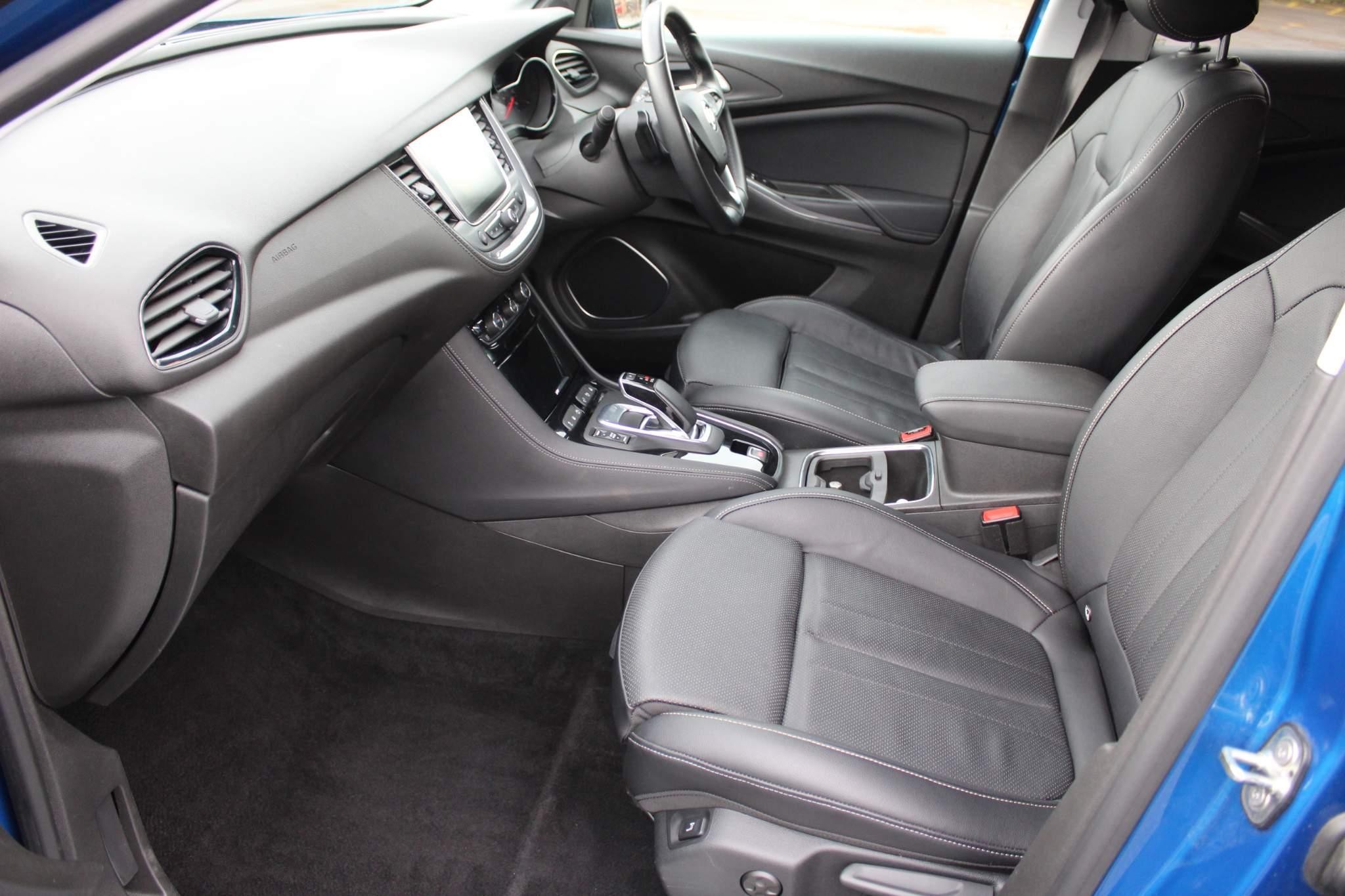 Vauxhall Grandland X 1.6 13.2kWh Business Edition Nav Premium SUV 5dr Petrol Plug-in Hybrid Auto 4WD Euro 6 (s/s) Hybrid4 (300 ps) (DL70JZJ) image 13