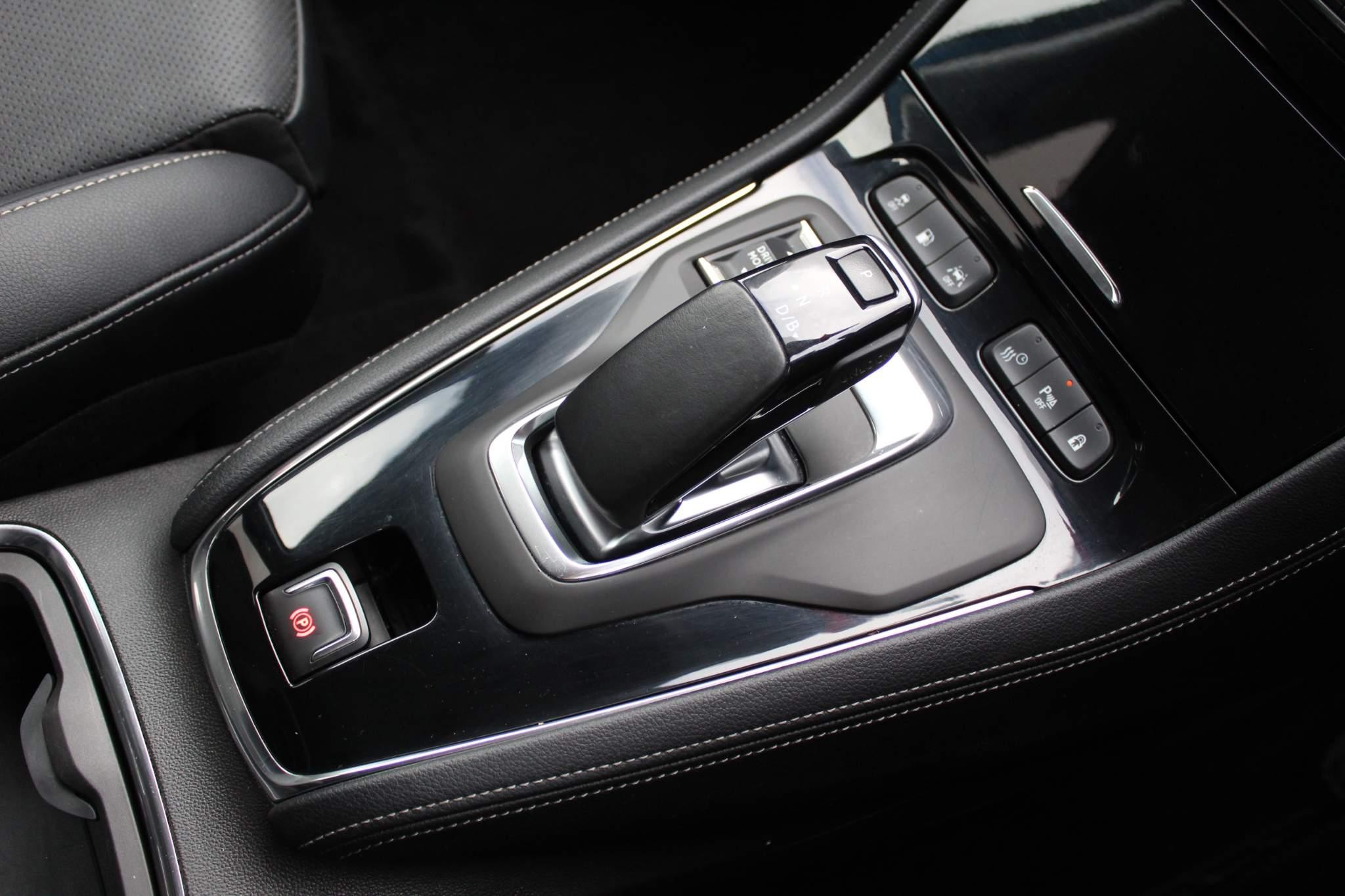 Vauxhall Grandland X 1.6 13.2kWh Business Edition Nav Premium SUV 5dr Petrol Plug-in Hybrid Auto 4WD Euro 6 (s/s) Hybrid4 (300 ps) (DL70JZJ) image 19