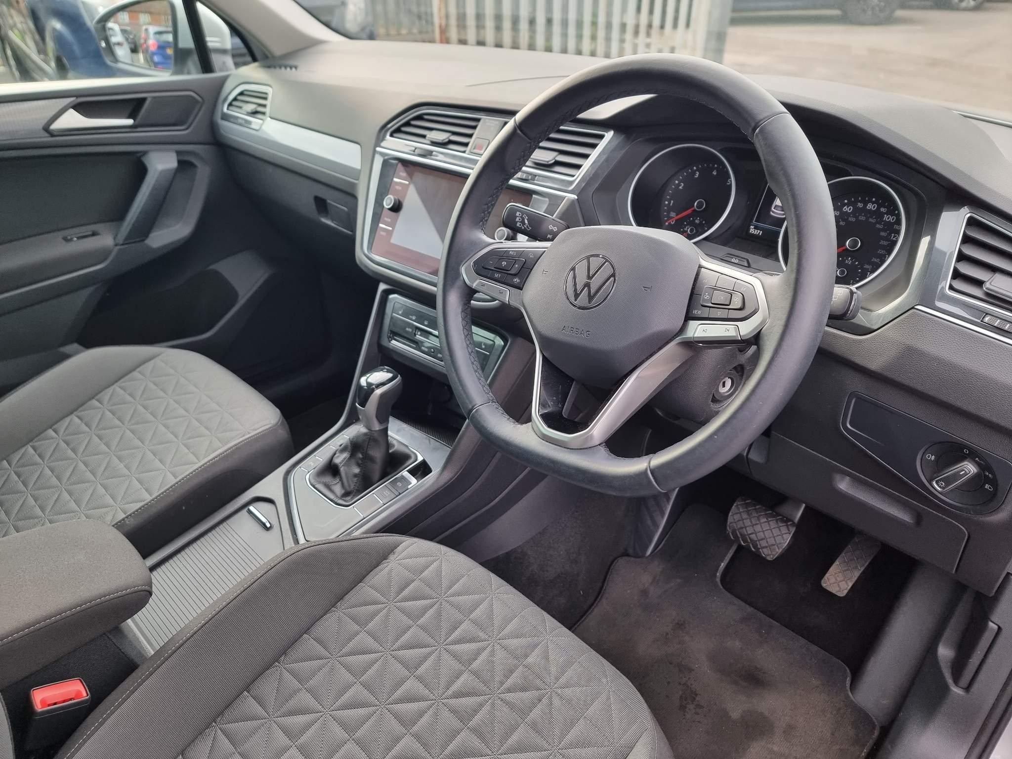 Volkswagen Tiguan 1.5 TSI Life SUV 5dr Petrol DSG Euro 6 (s/s) (150 ps) (YH21CNM) image 9
