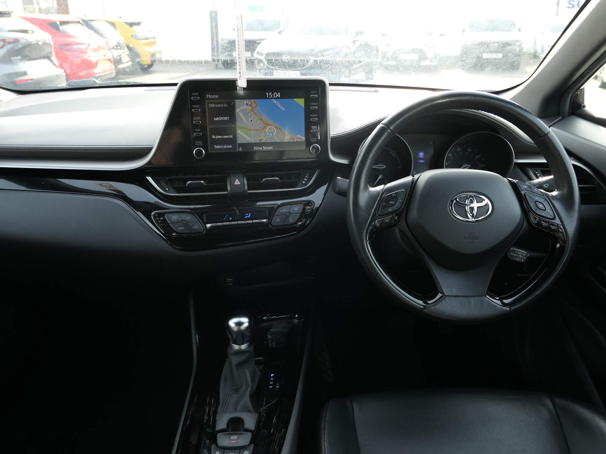 Toyota C-HR 2.0 Hybrid Excel 5dr CVT (FG70CPX) image 9