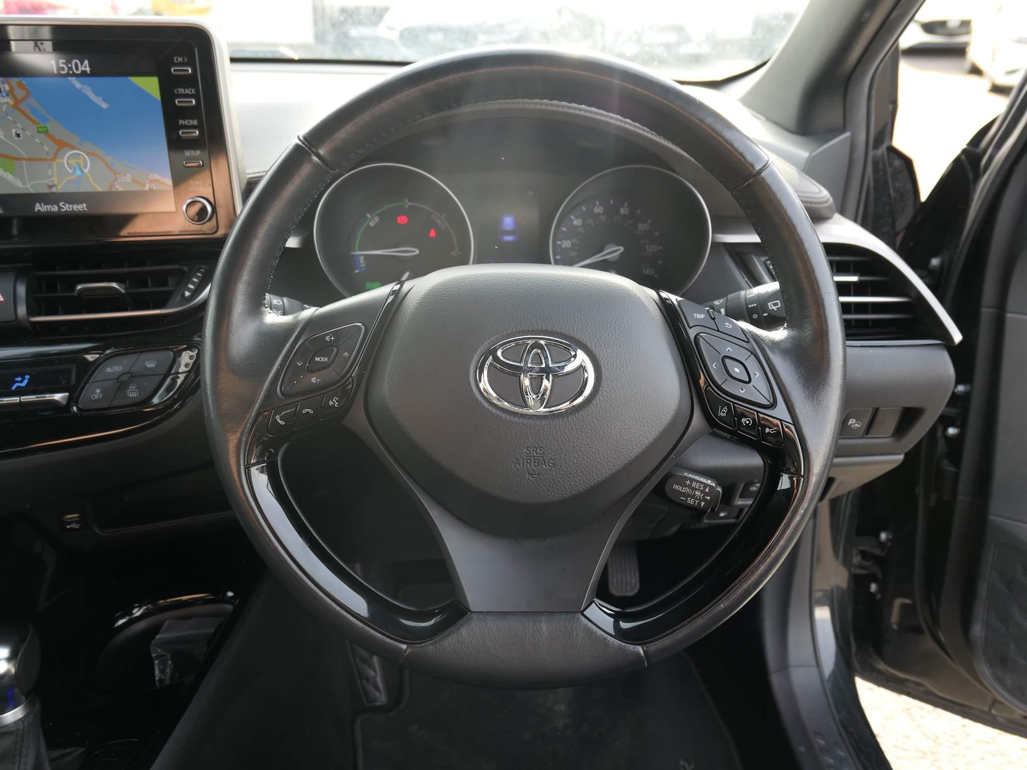 Toyota C-HR 2.0 Hybrid Excel 5dr CVT (FG70CPX) image 15