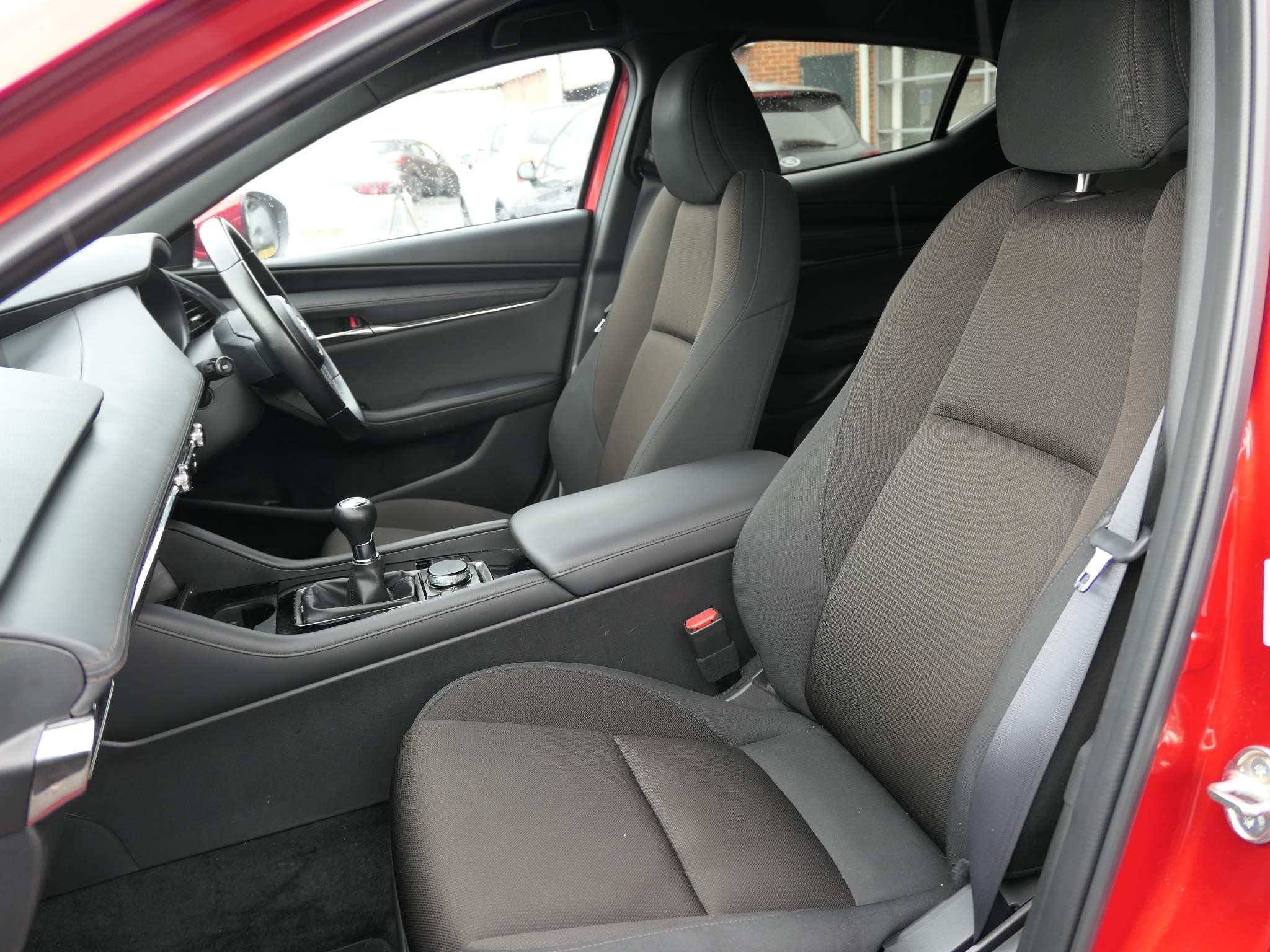 Mazda Mazda3 2.0 e-Skyactiv G MHEV Sport Lux 5dr (YY71FYT) image 13