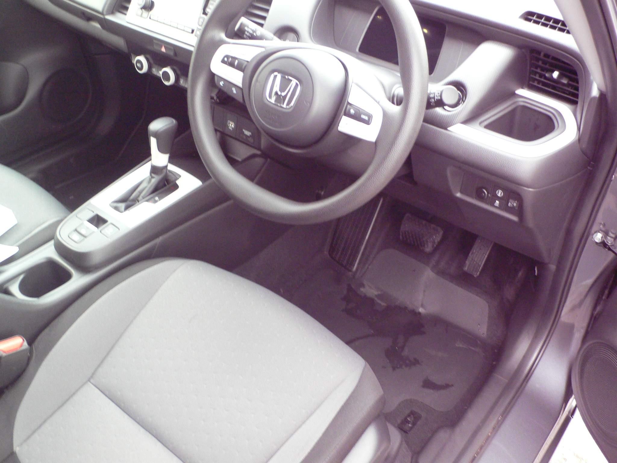 Honda Jazz 1.5 h i-MMD SE Hatchback 5dr Petrol Hybrid eCVT Euro 6 (s/s) (109 ps) (YO22PJJ) image 8