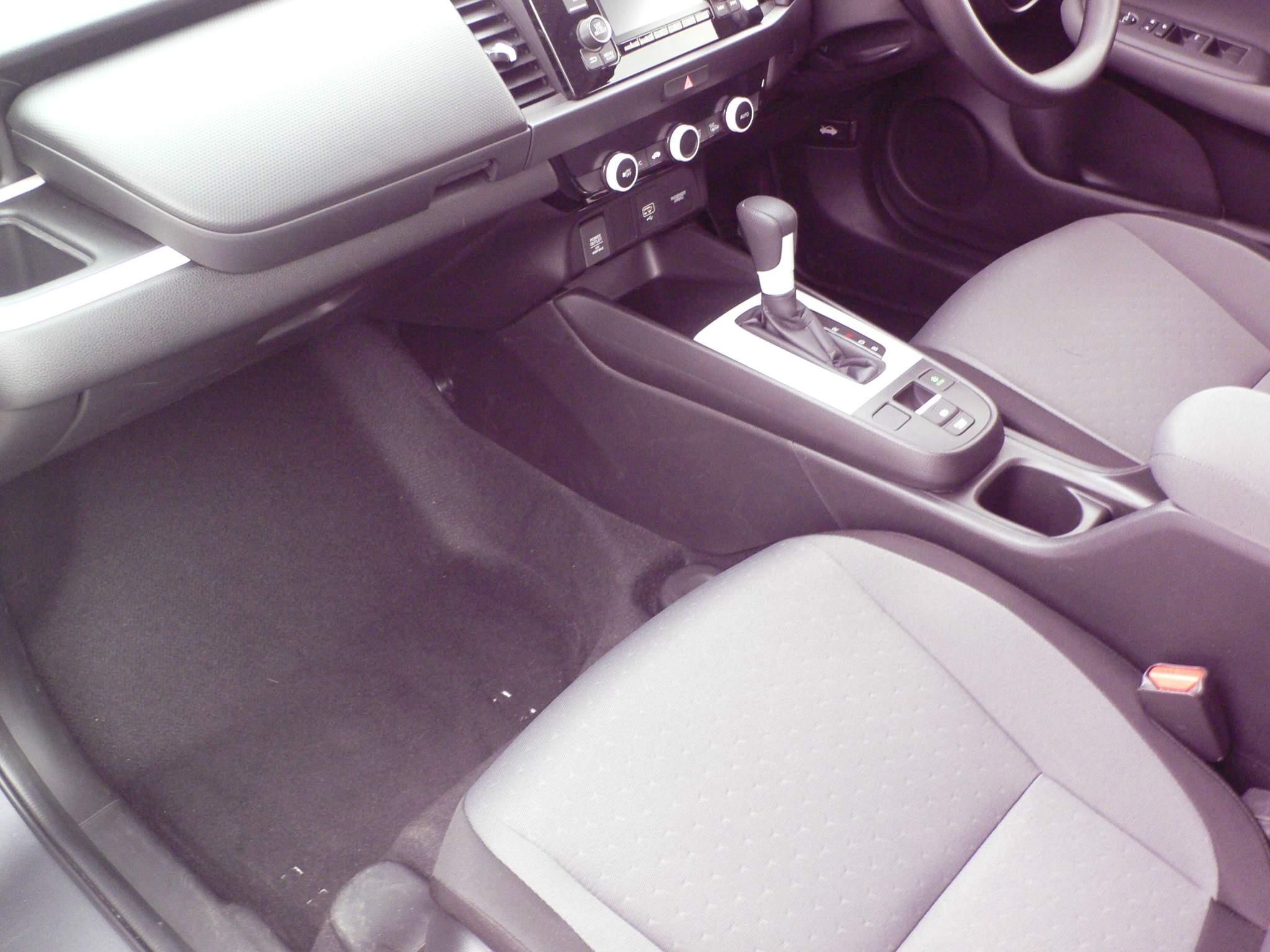 Honda Jazz 1.5 h i-MMD SE Hatchback 5dr Petrol Hybrid eCVT Euro 6 (s/s) (109 ps) (YO22PJJ) image 12