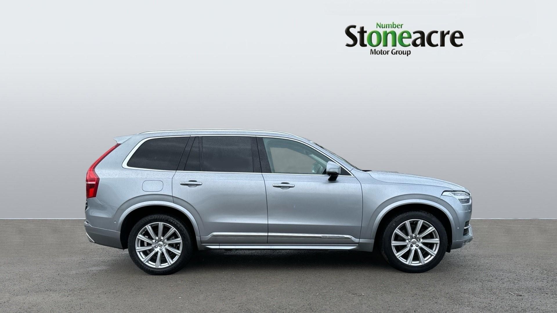 Volvo XC90 2.0 D5 Inscription 5dr AWD Geartronic (L888YEG) image 2