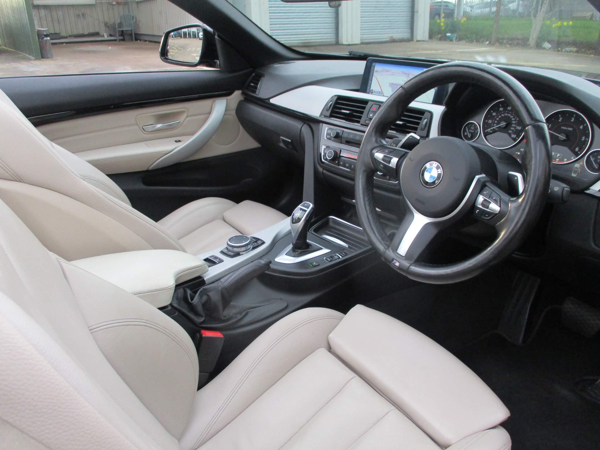 BMW 4 Series 435d xDrive M Sport Convertible (GN15EEZ) image 12