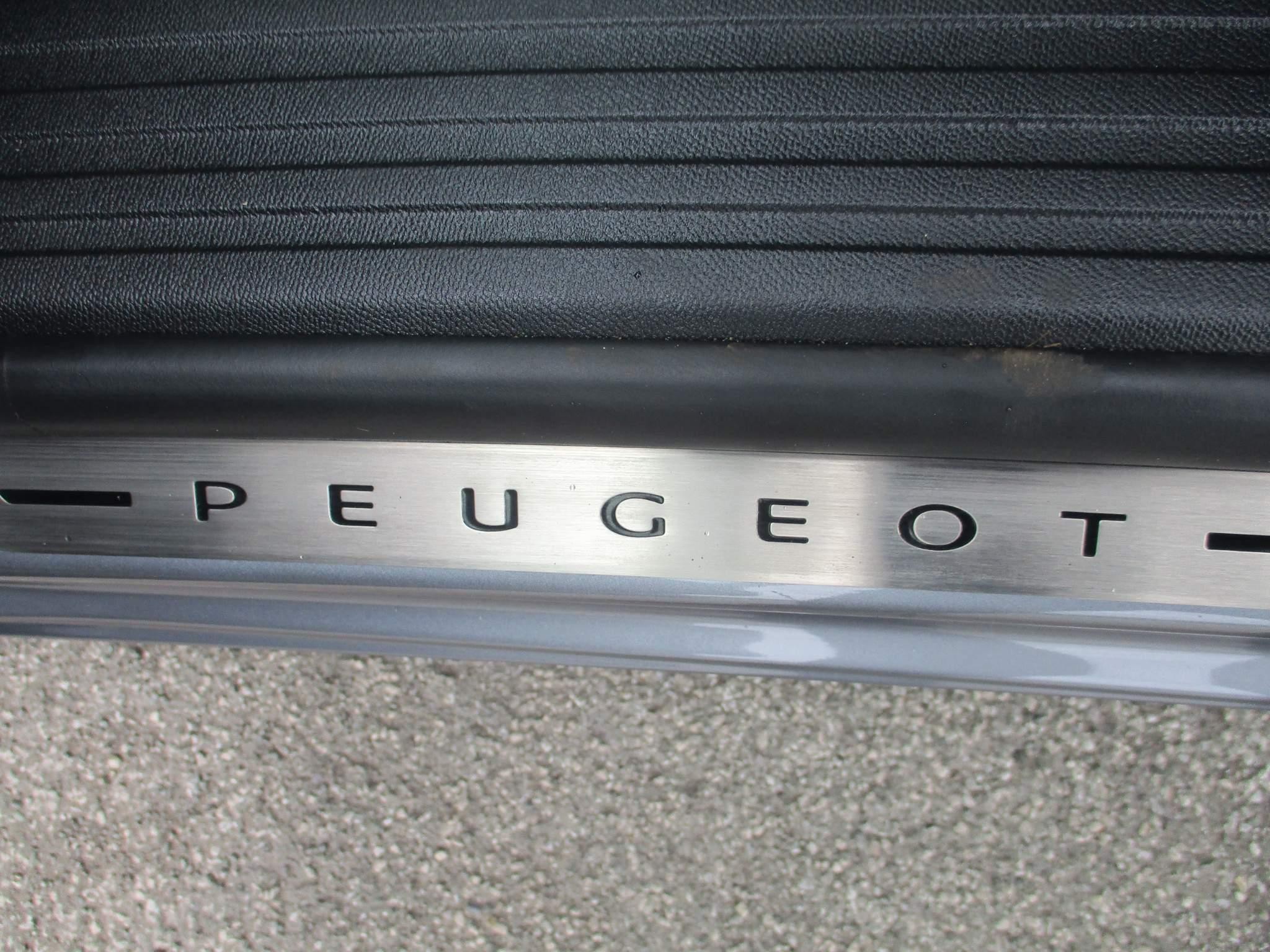 Peugeot 2008 1.2 PureTech 130 GT 5dr (FT71PKD) image 17