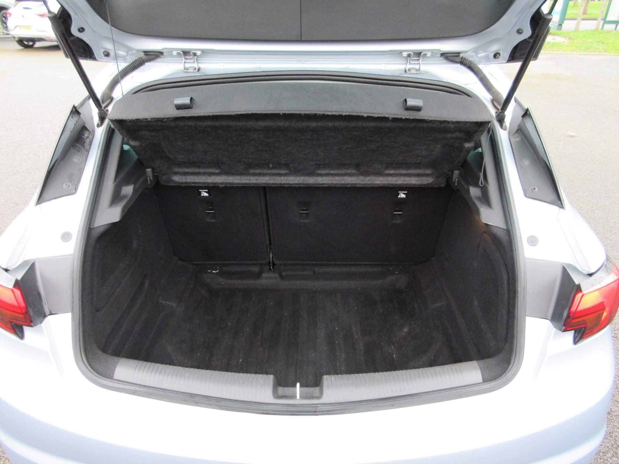 Vauxhall Astra 1.5 Turbo D Business Edition Nav Hatchback 5dr Diesel Manual Euro 6 (s/s) (122 ps) (NV21SVN) image 9