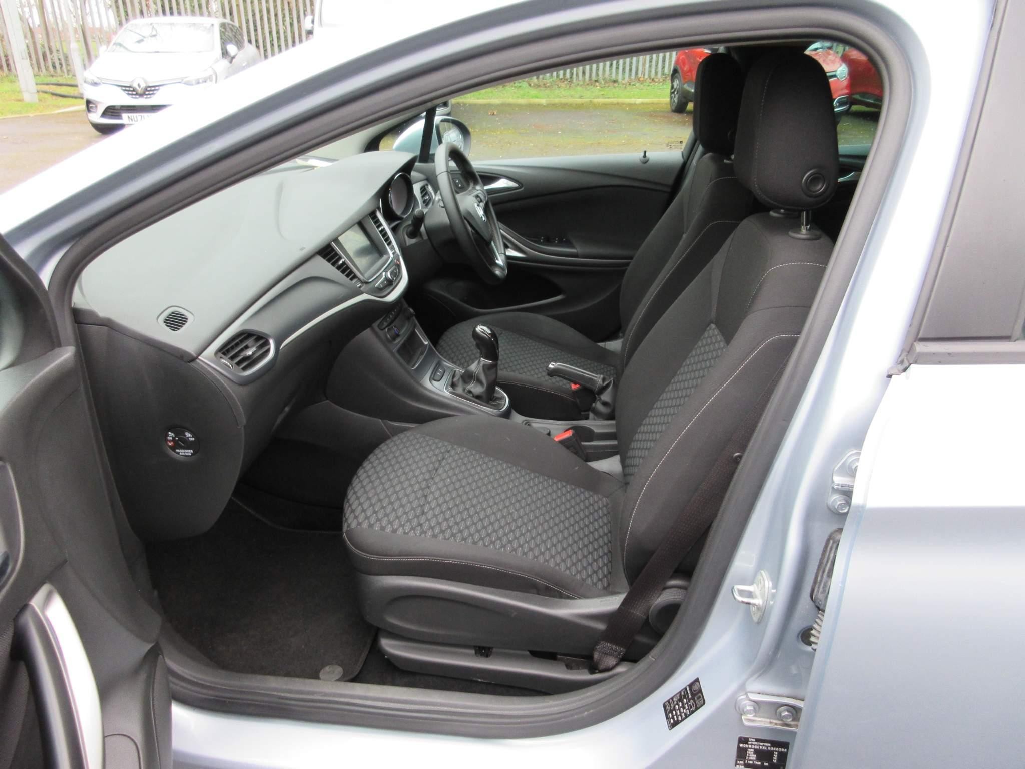 Vauxhall Astra 1.5 Turbo D Business Edition Nav Hatchback 5dr Diesel Manual Euro 6 (s/s) (122 ps) (NV21SVN) image 10